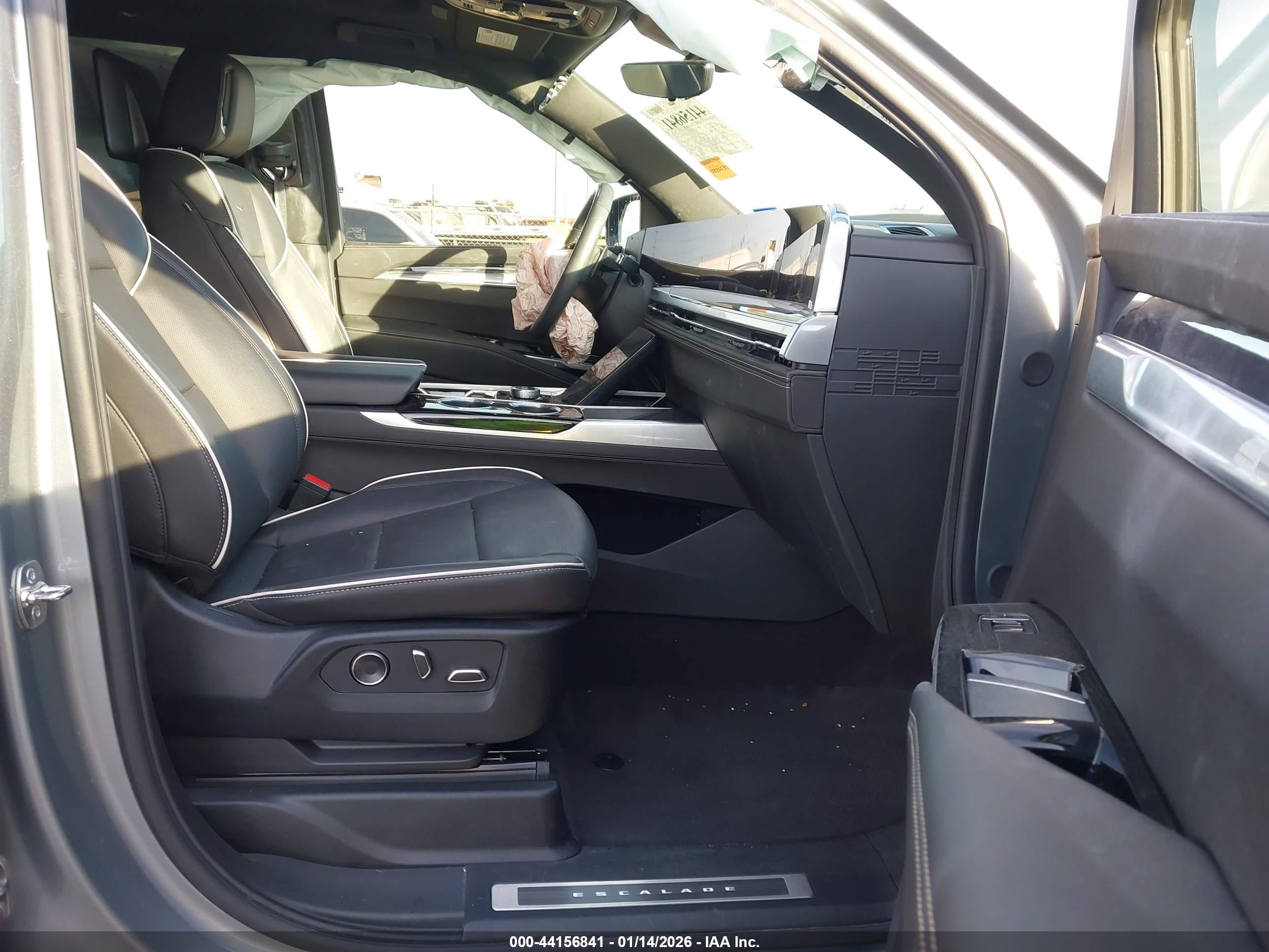 CADILLAC ESCALADE image 5