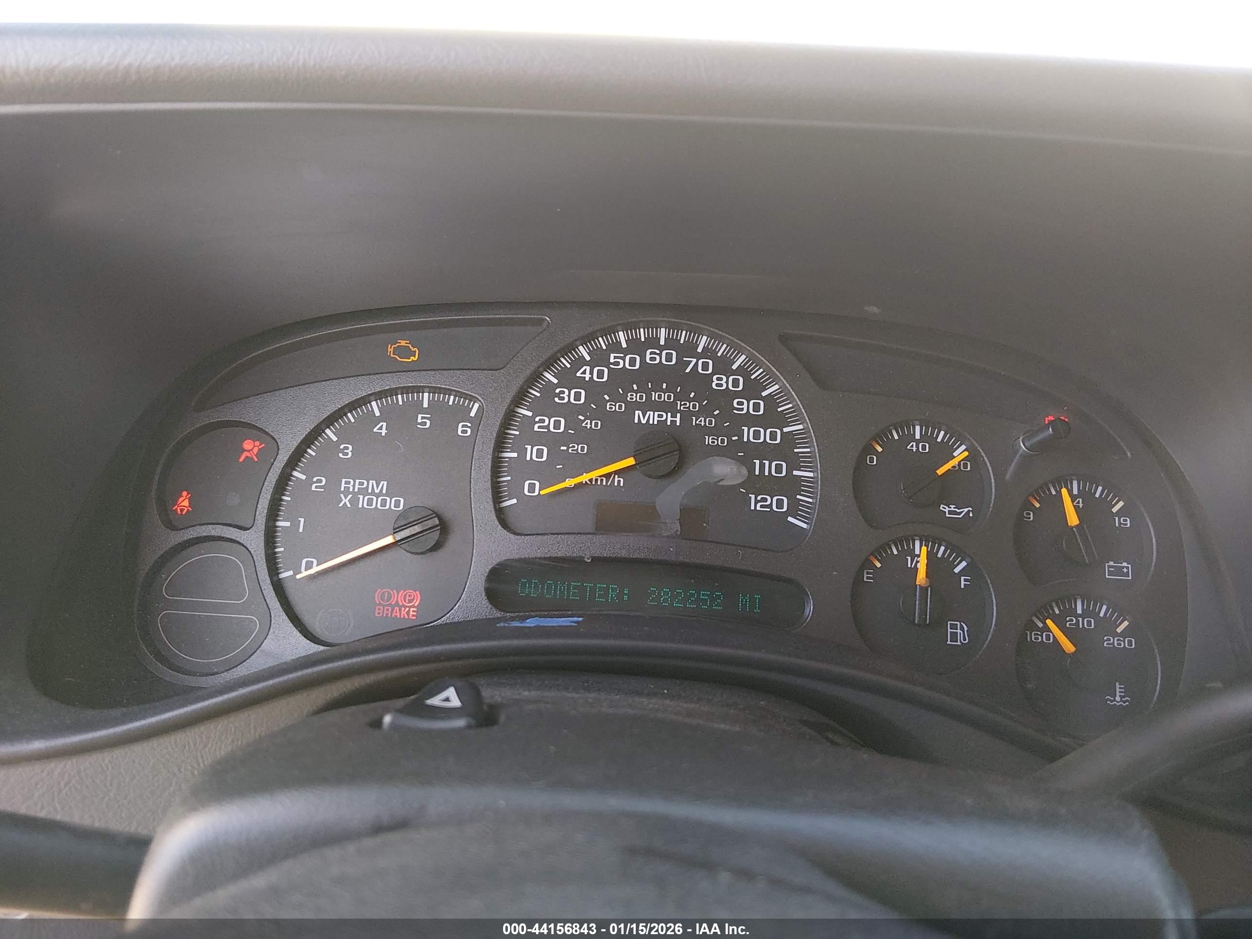 CHEVROLET SUBURBAN image 7