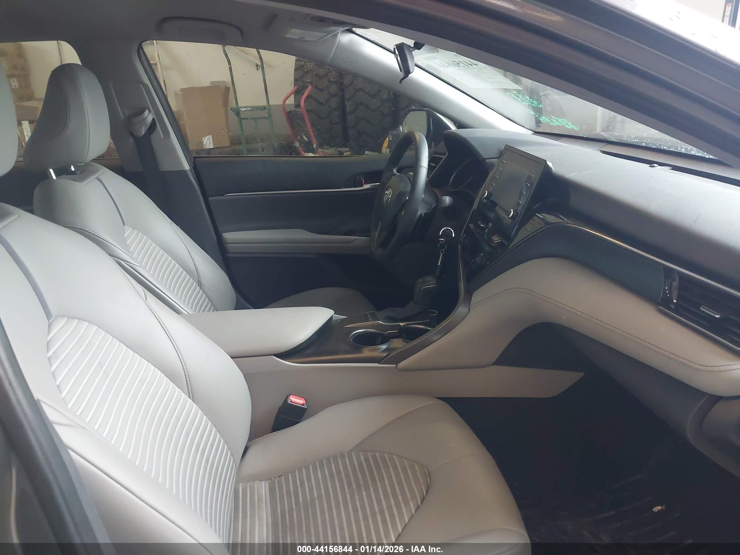 TOYOTA CAMRY image 5