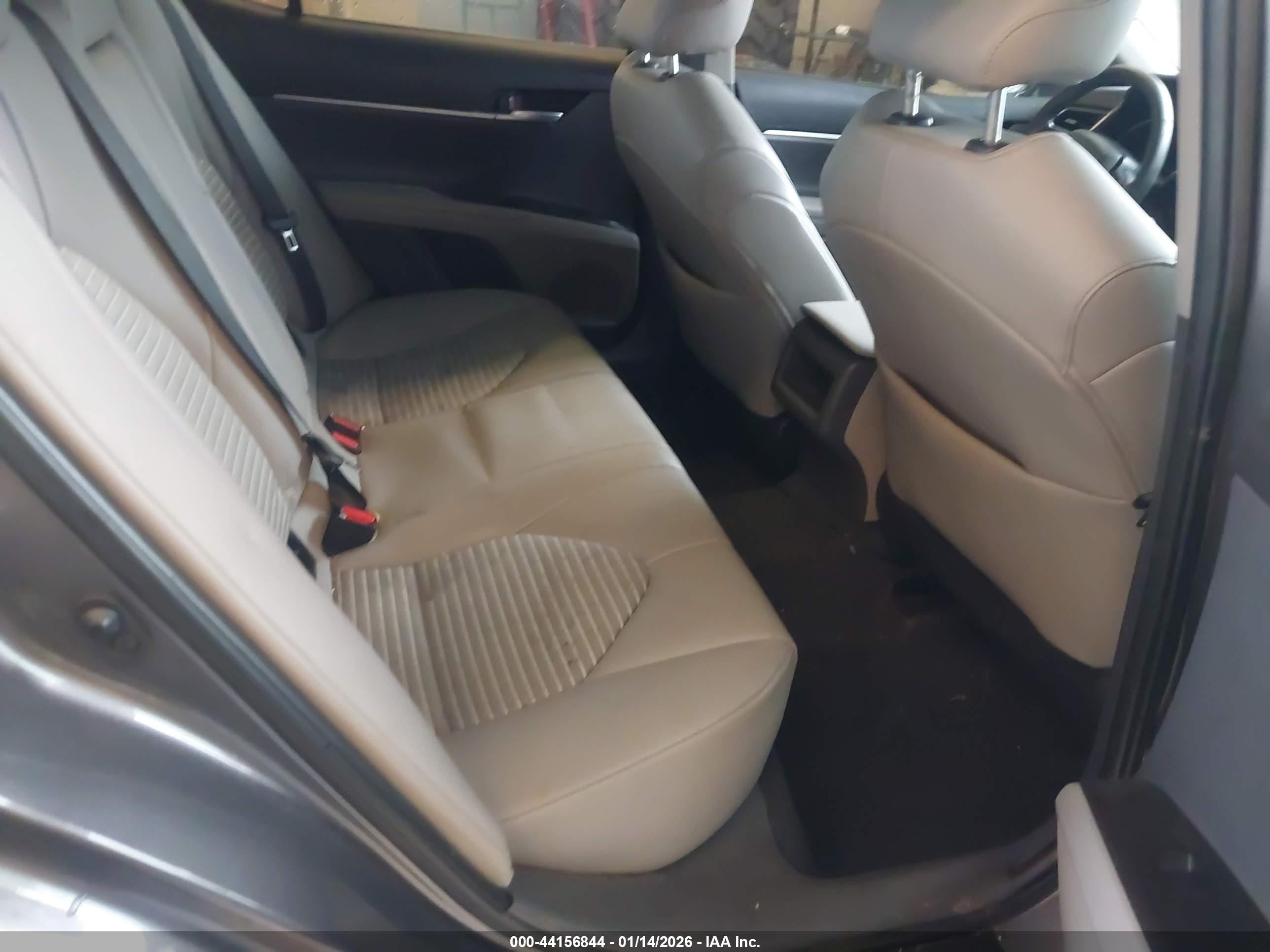 TOYOTA CAMRY image 8