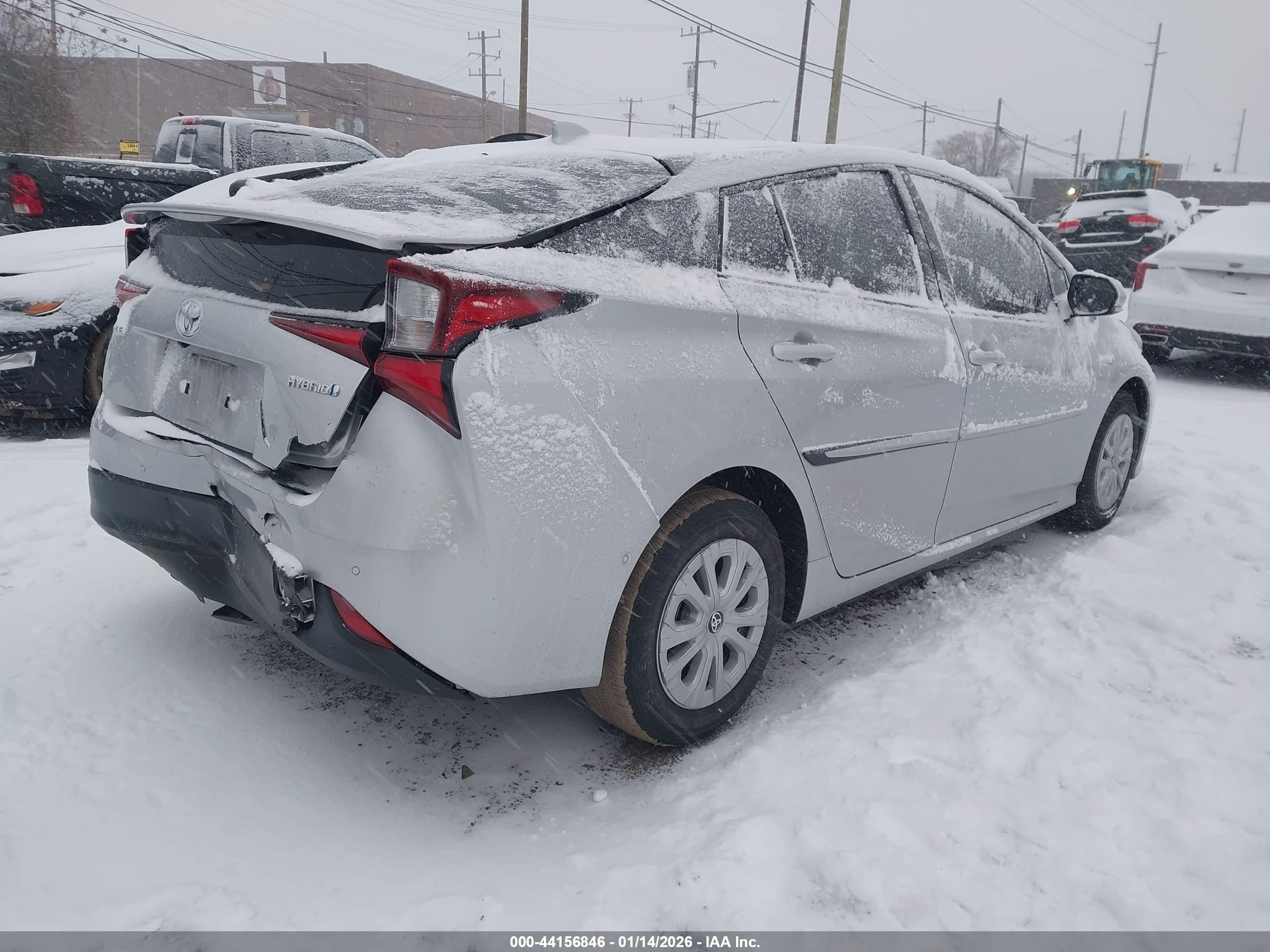 TOYOTA PRIUS image 4