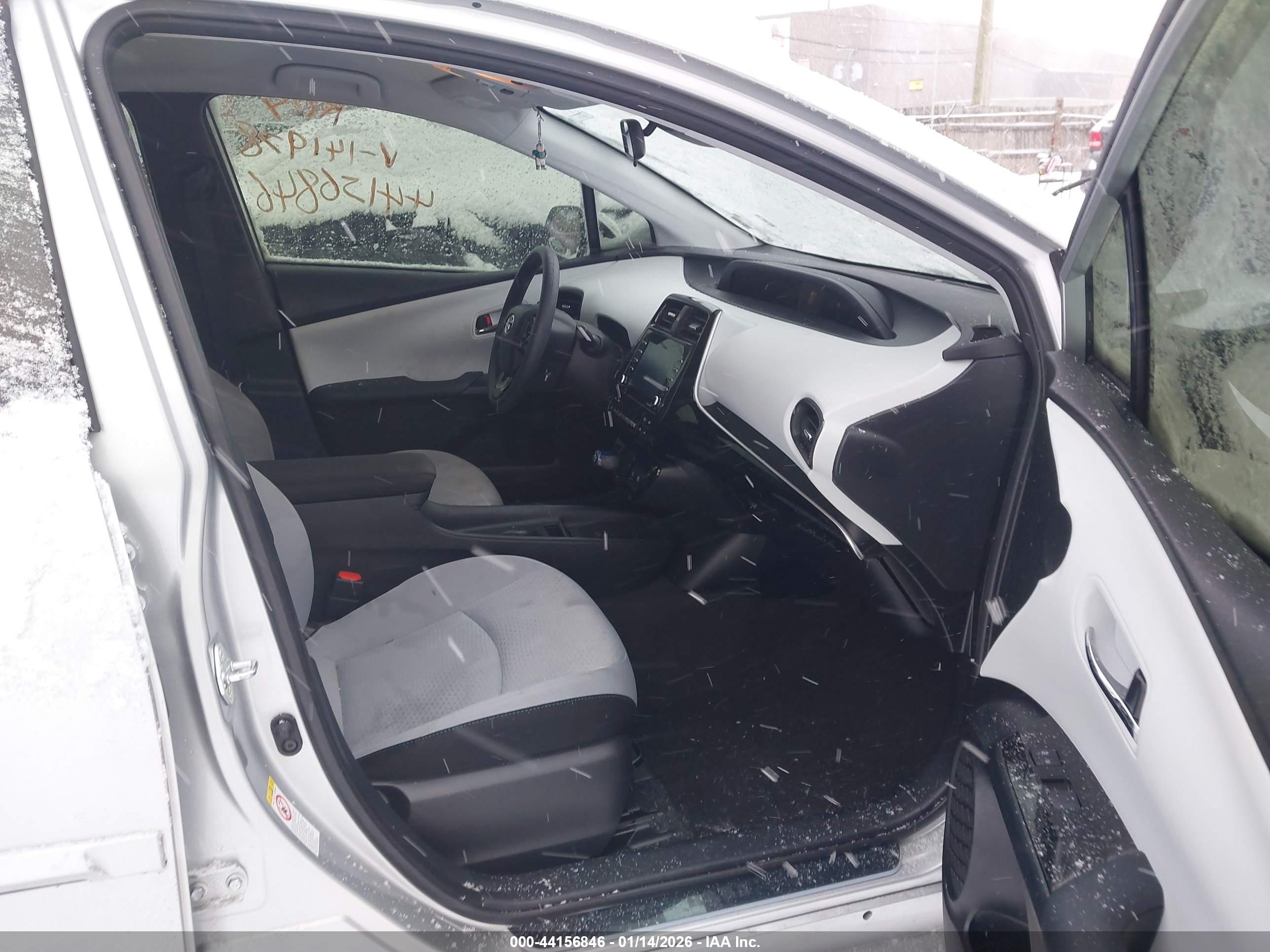 TOYOTA PRIUS image 5
