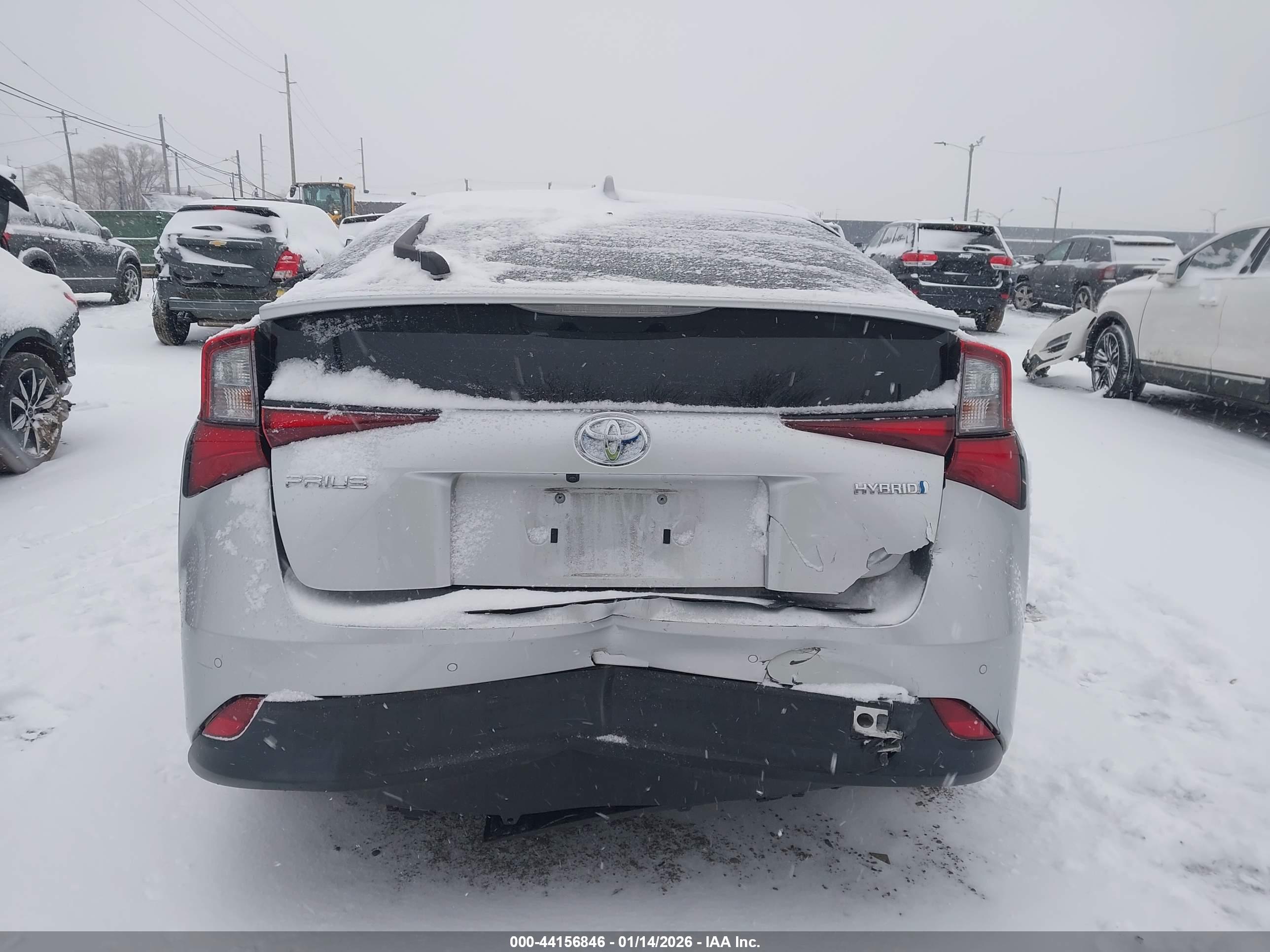 TOYOTA PRIUS image 6