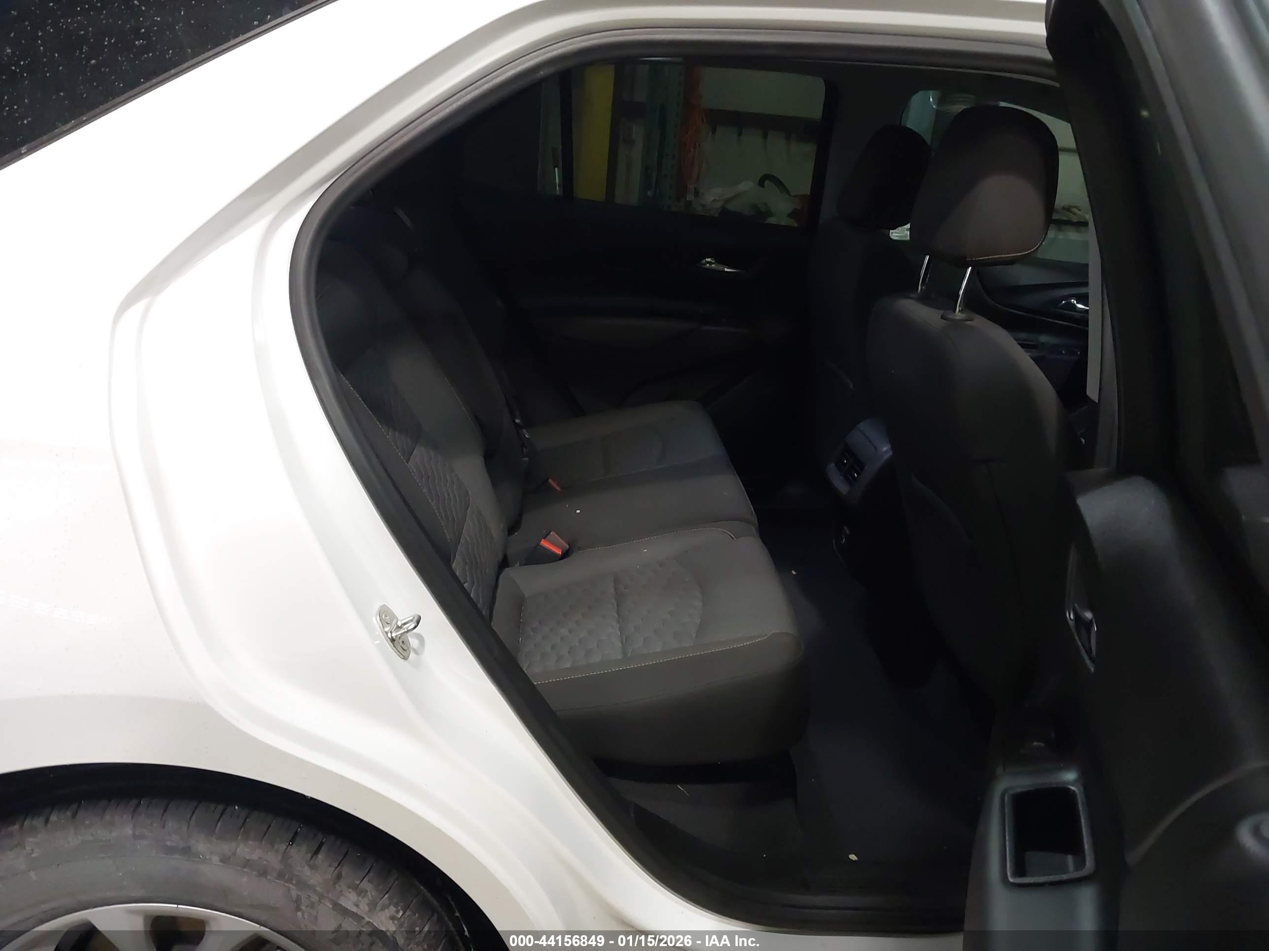 CHEVROLET EQUINOX image 8