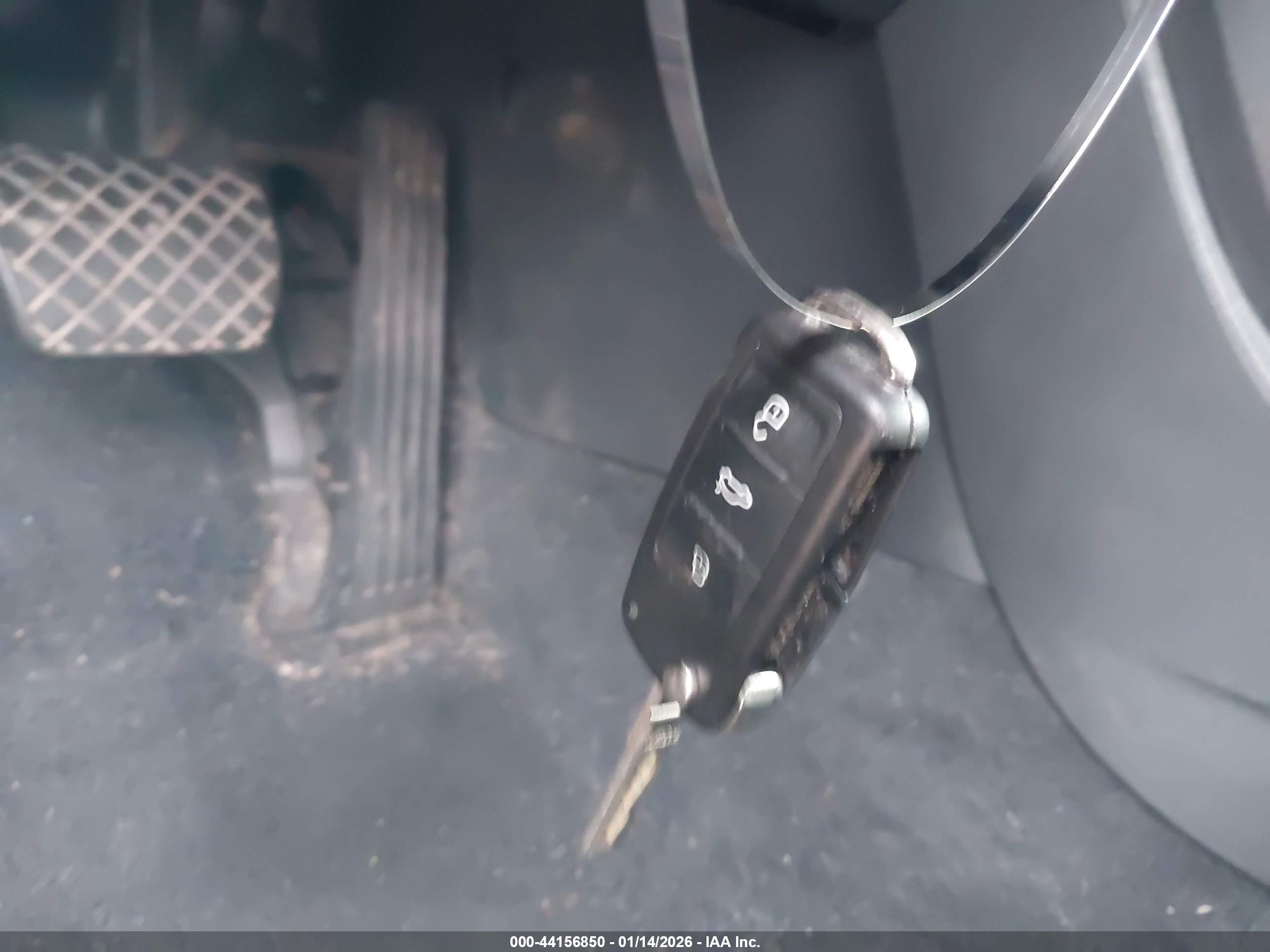 VOLKSWAGEN BEETLE image 11