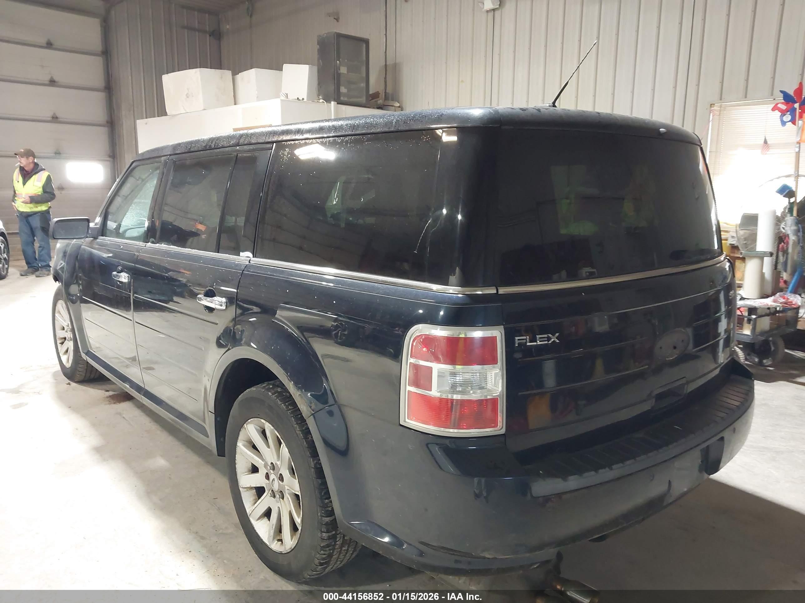 FORD FLEX image 3