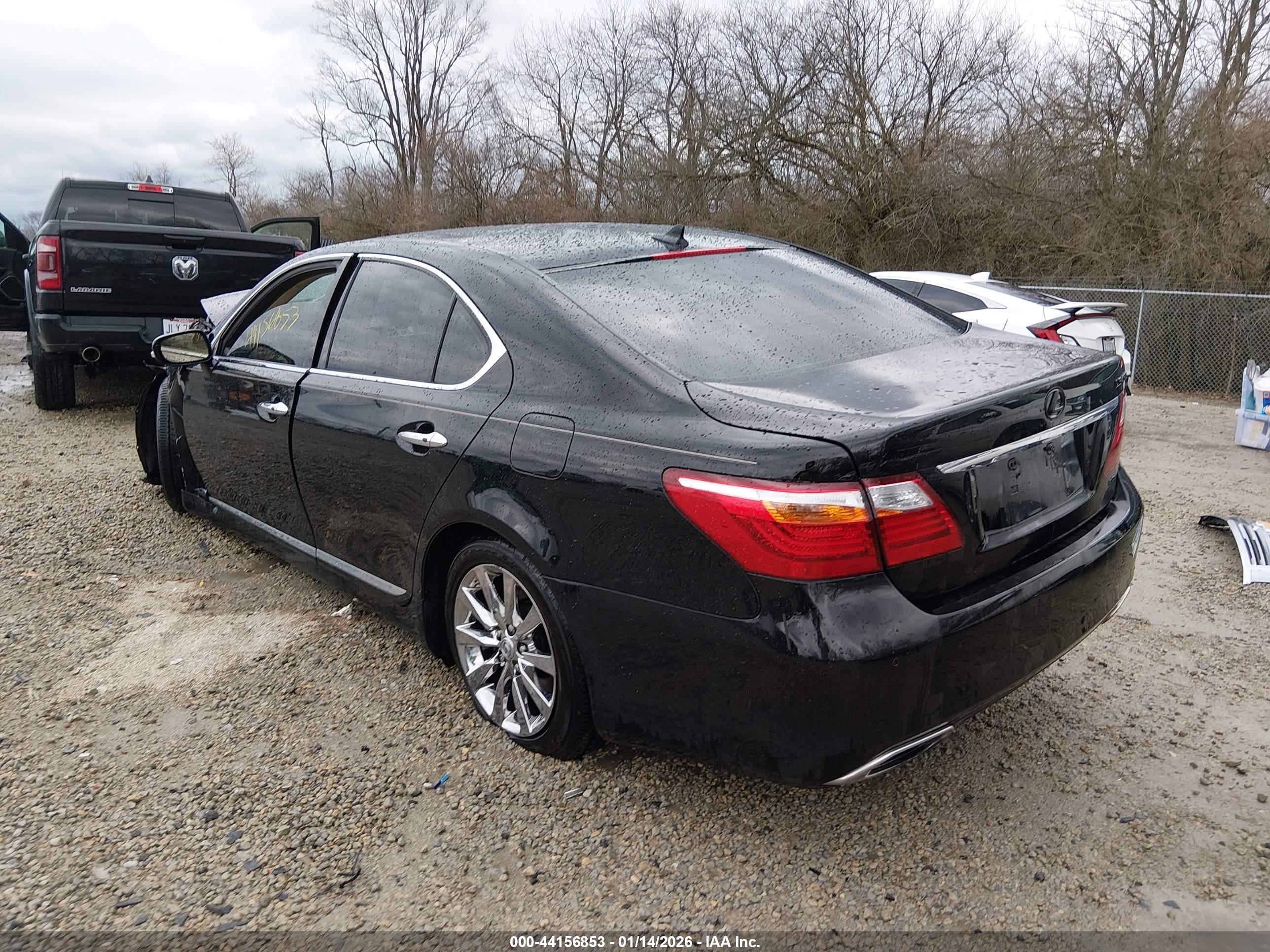 LEXUS LS image 3