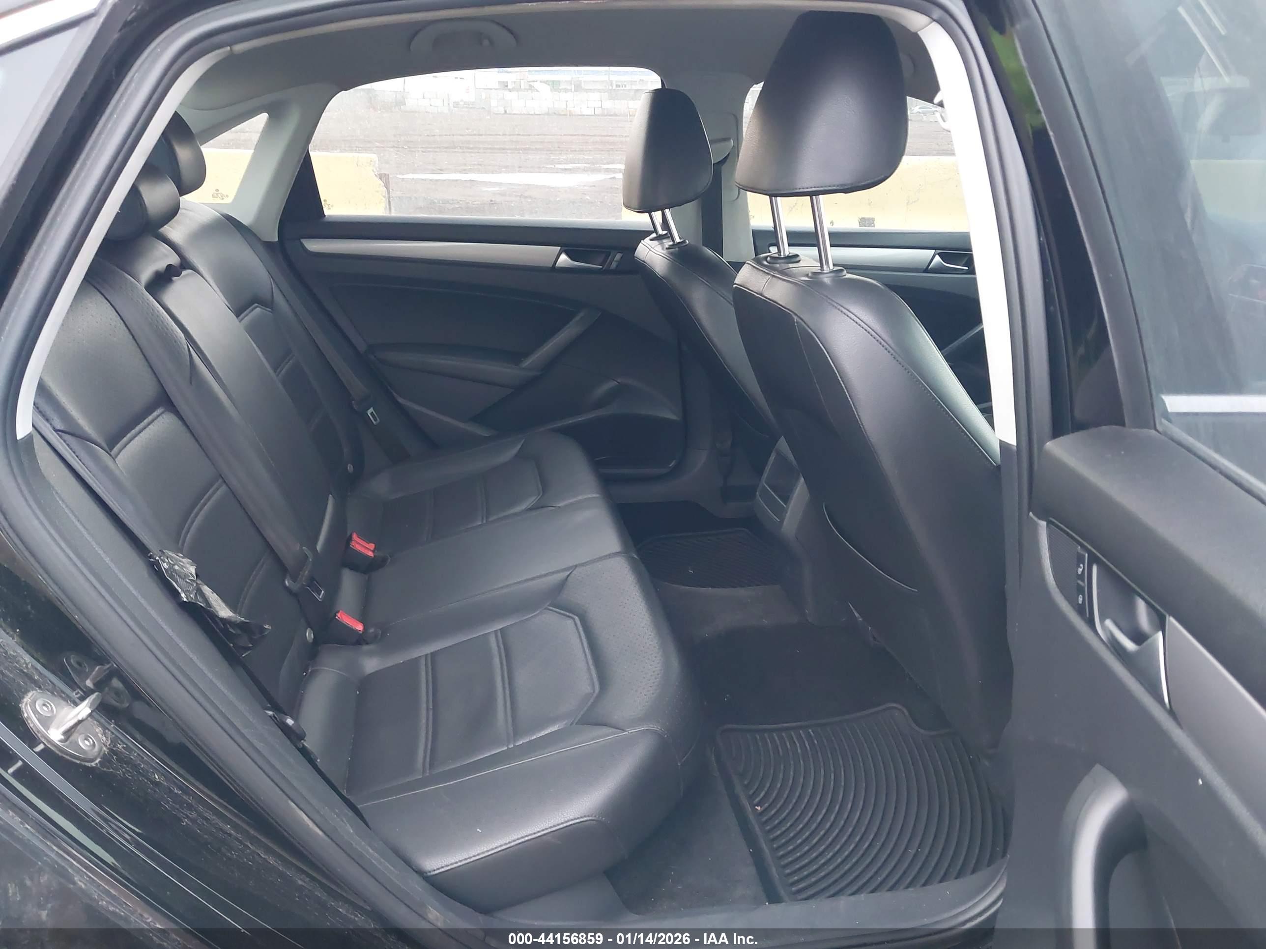 VOLKSWAGEN PASSAT image 8