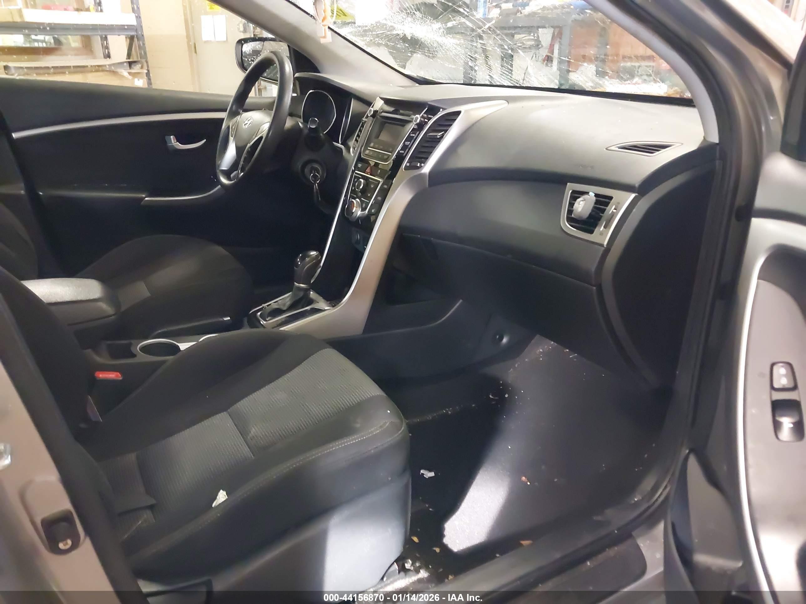 HYUNDAI ELANTRA image 5