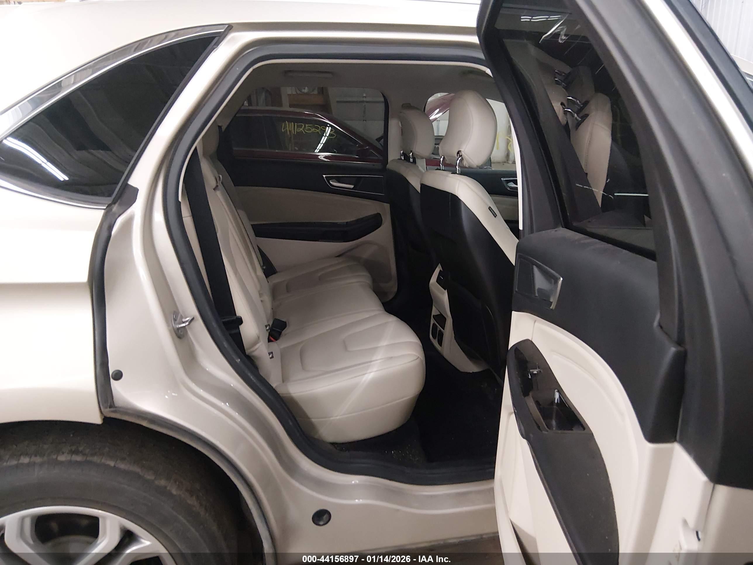 FORD EDGE image 8