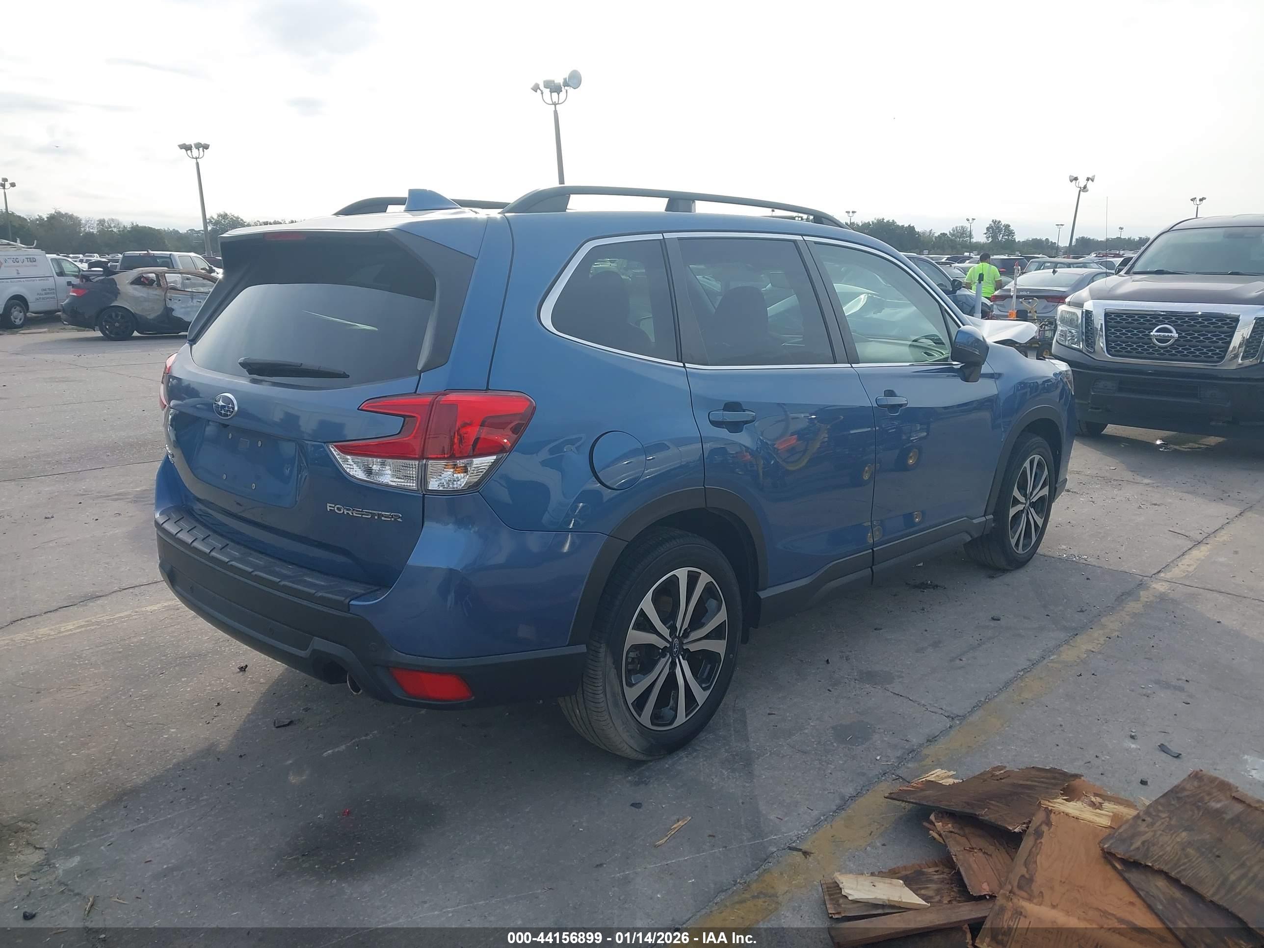 SUBARU FORESTER image 4