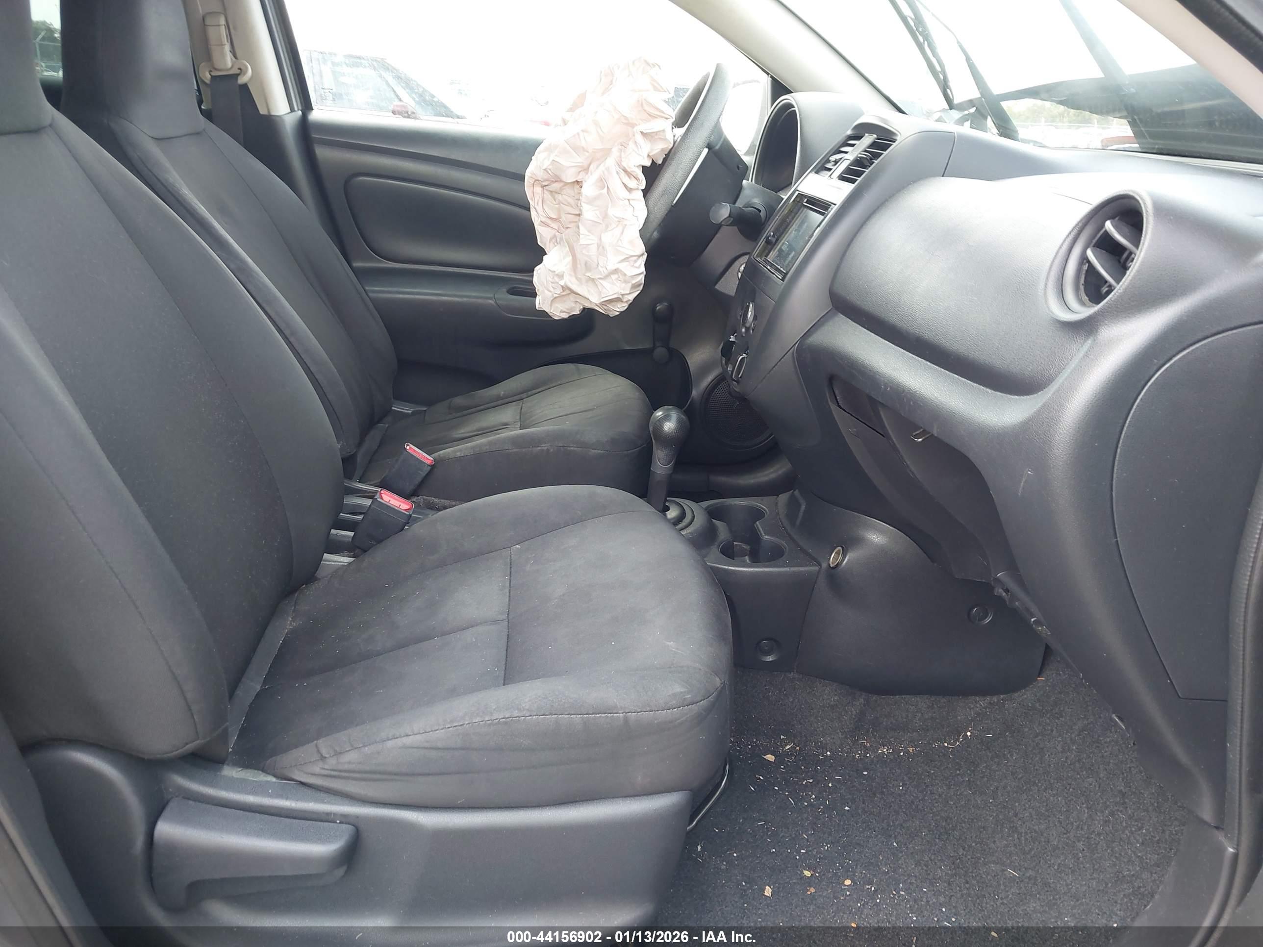 NISSAN VERSA image 5