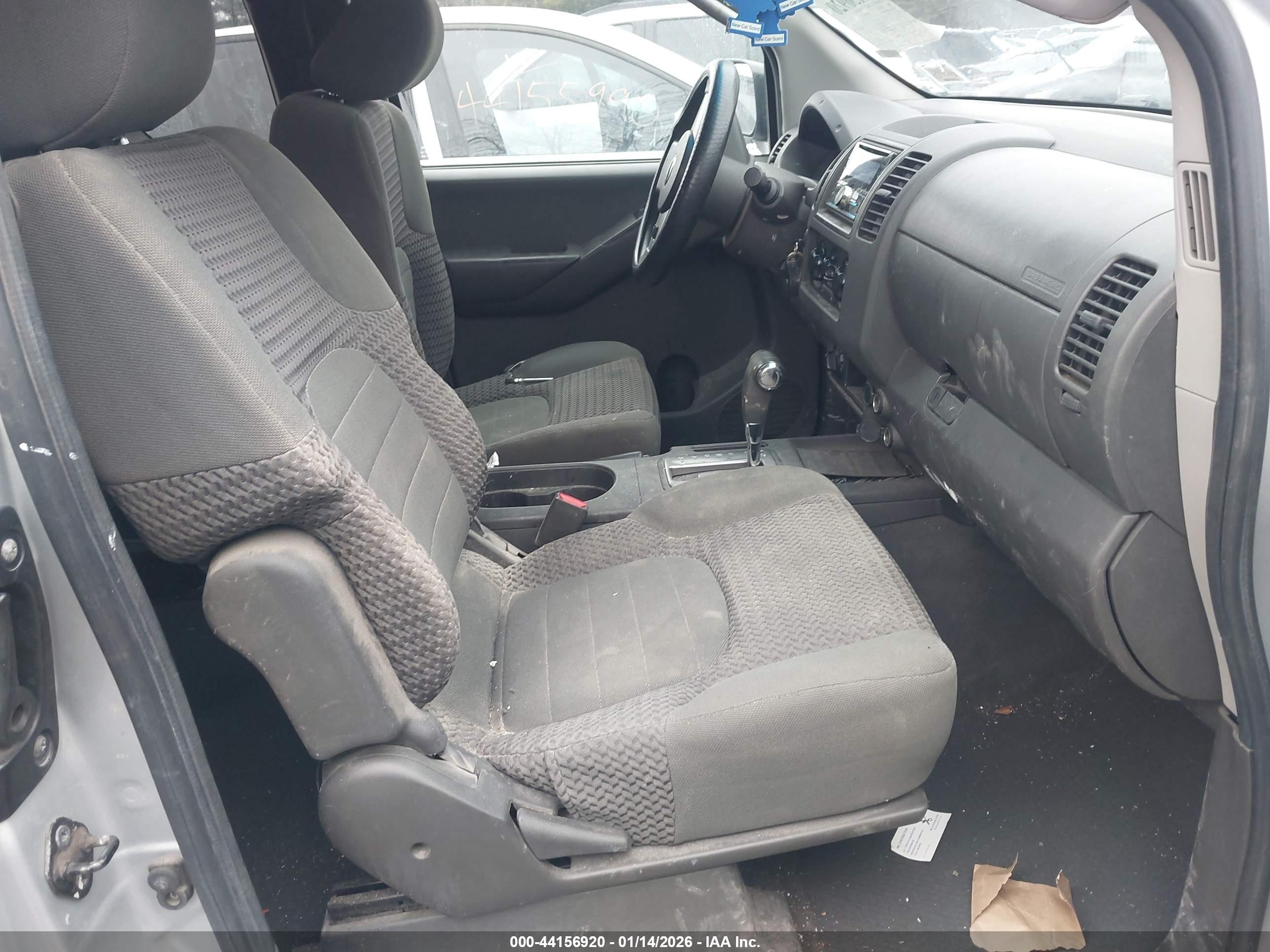 NISSAN FRONTIER image 5