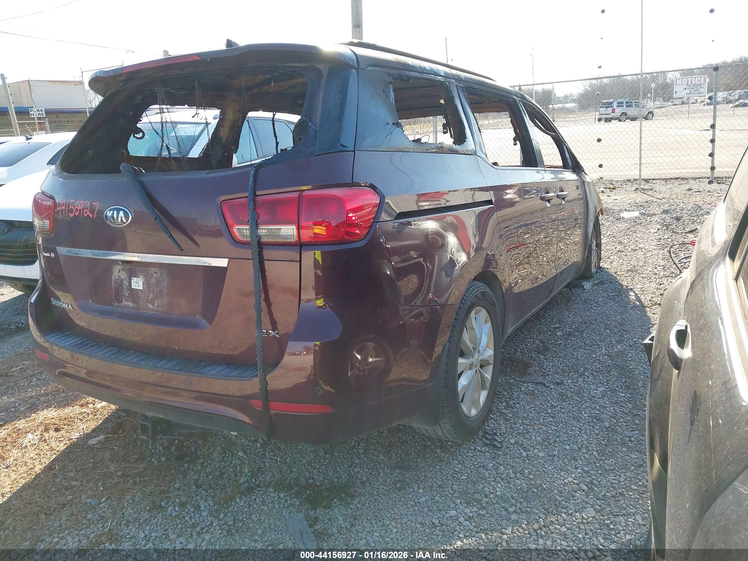 KIA SEDONA image 4