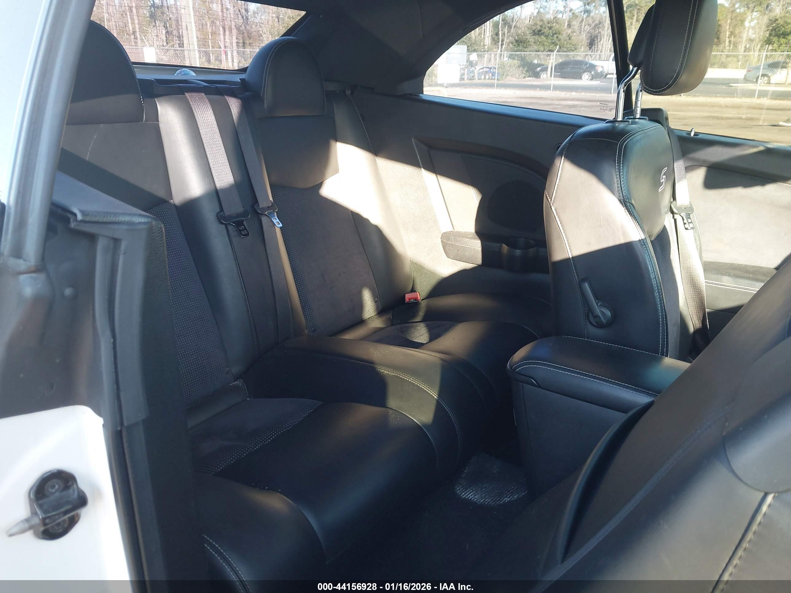 CHRYSLER 200 image 8