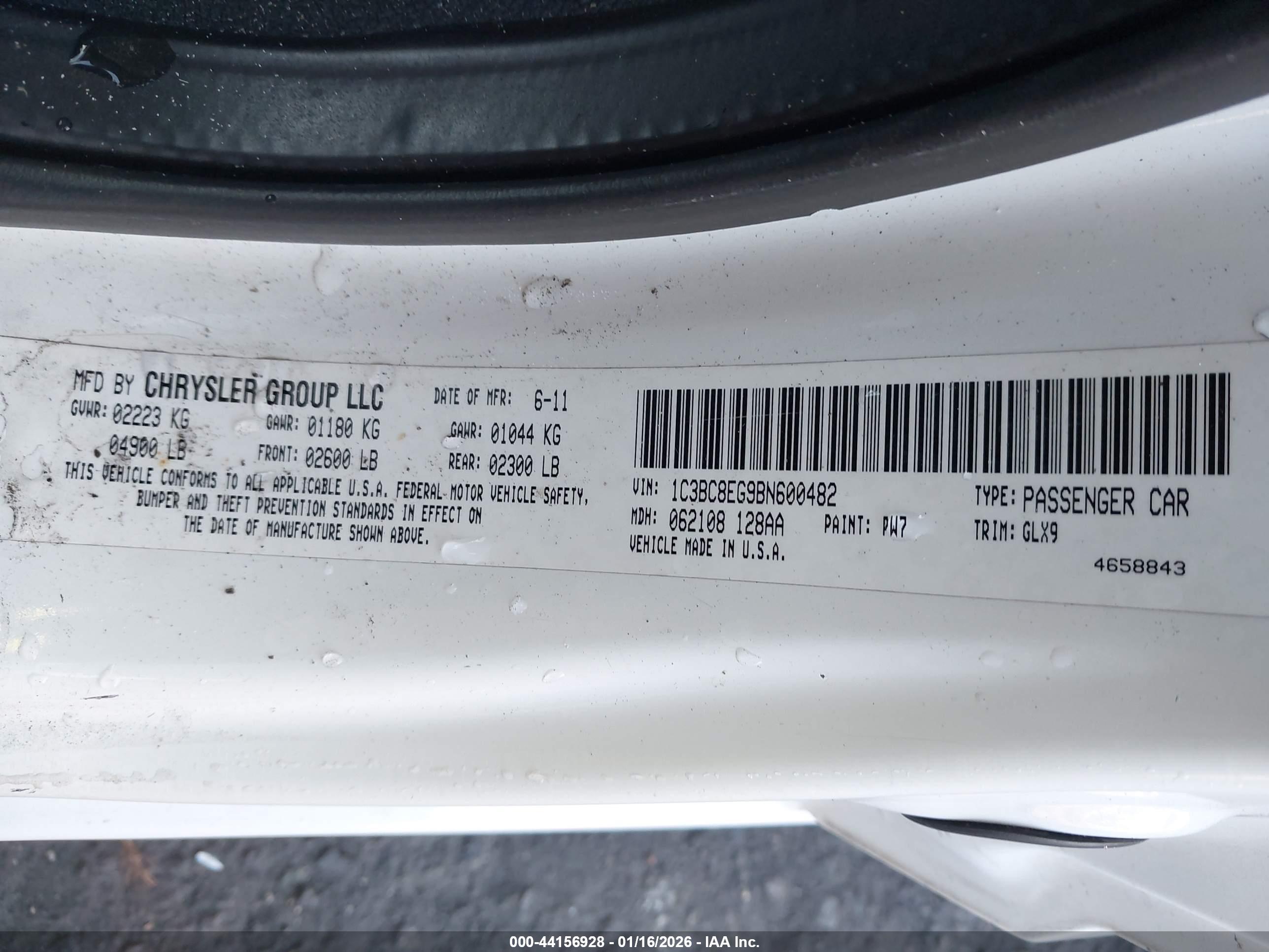 CHRYSLER 200 image 9
