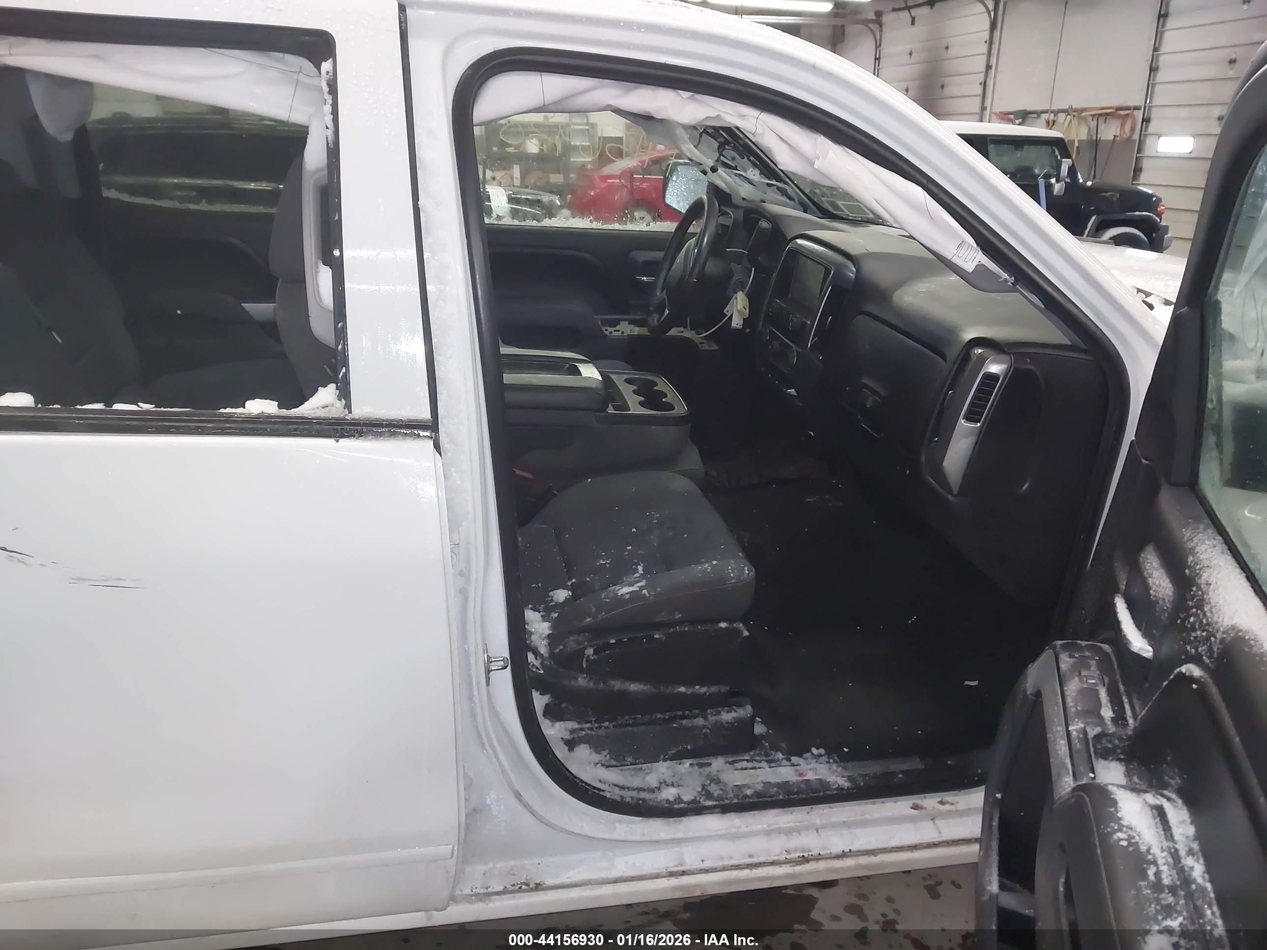 CHEVROLET SILVERADO image 5