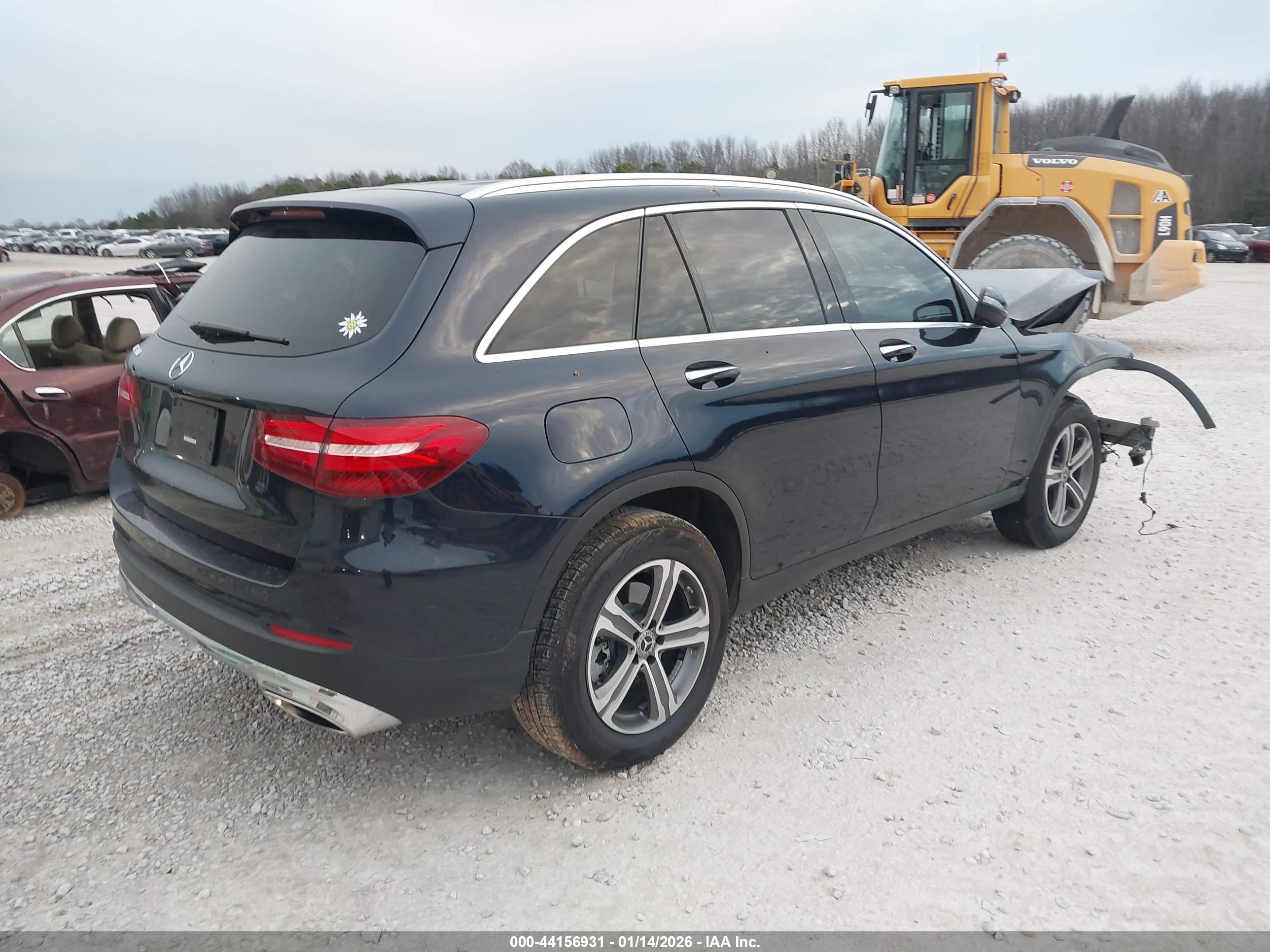 MERCEDES-BENZ GLC image 4