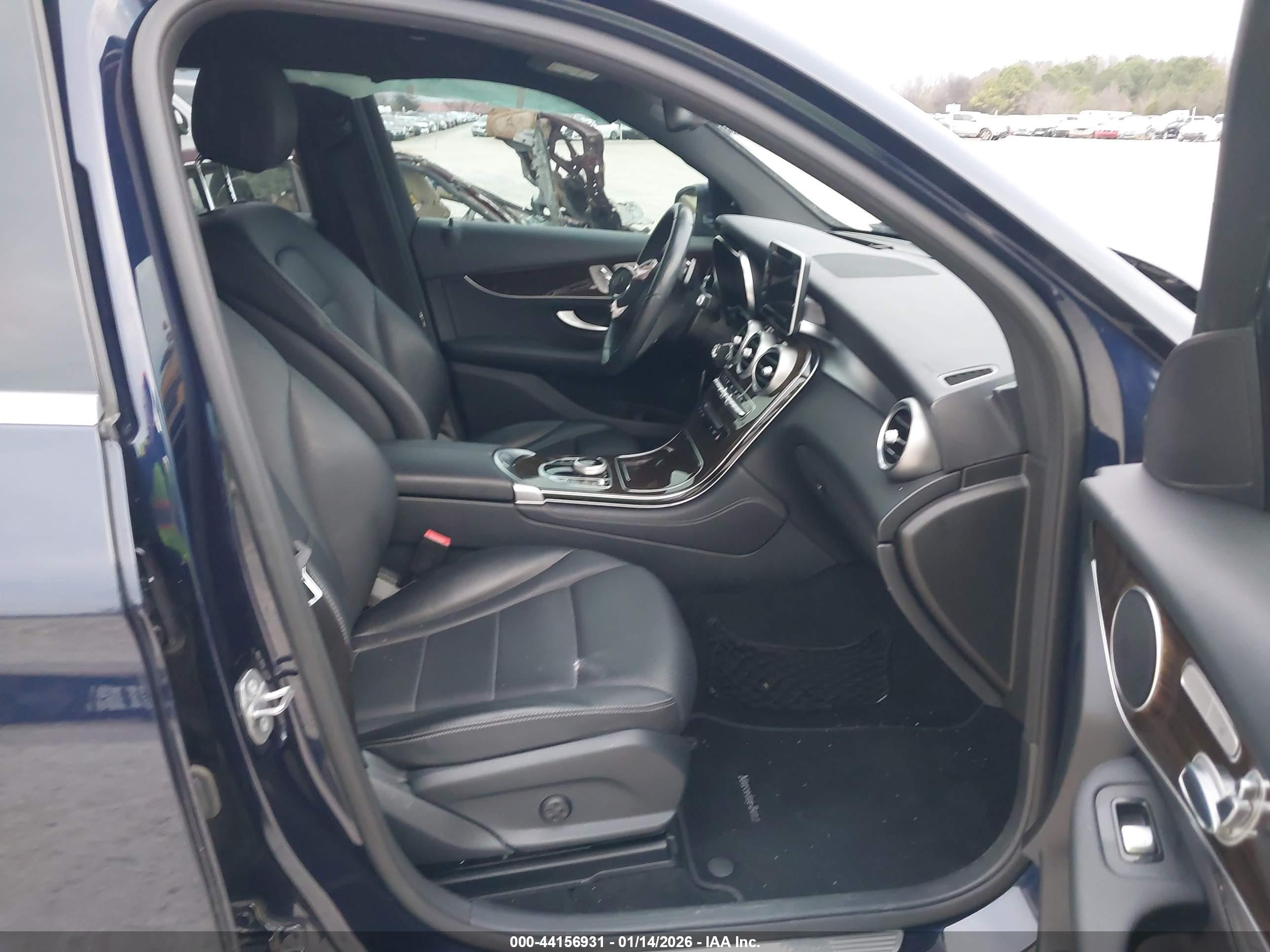 MERCEDES-BENZ GLC image 5
