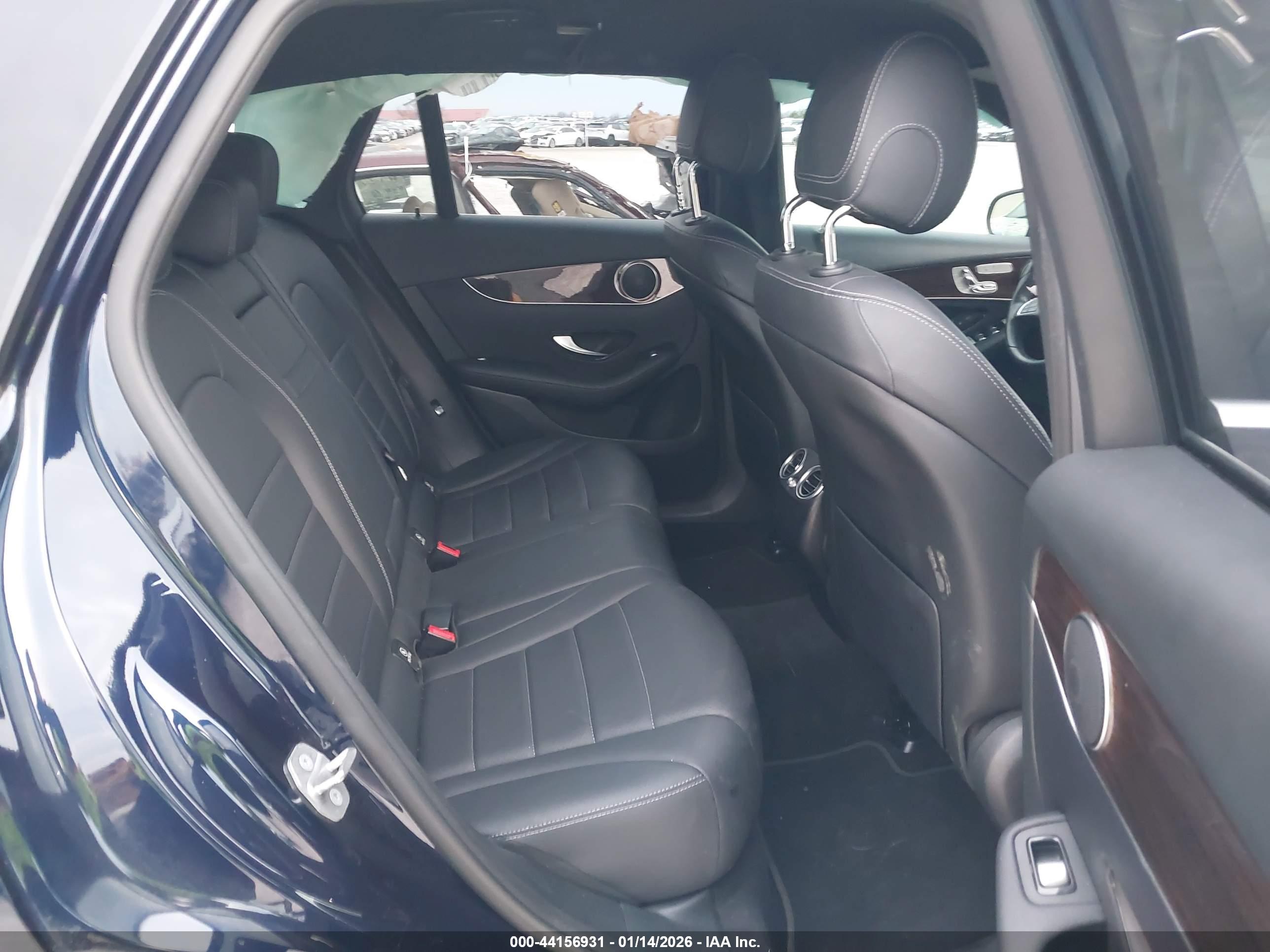 MERCEDES-BENZ GLC image 8
