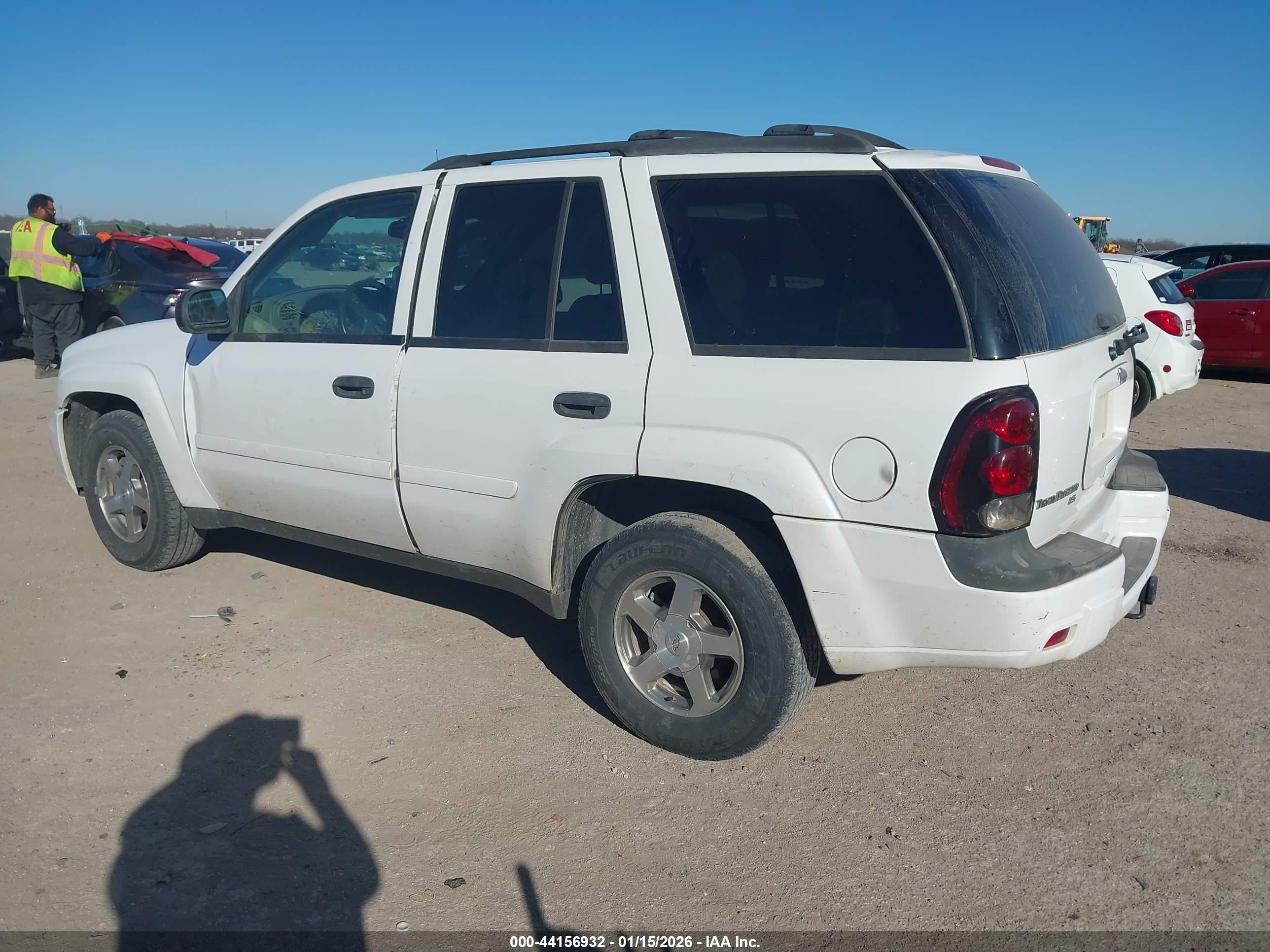 CHEVROLET TRAILBLAZER image 3
