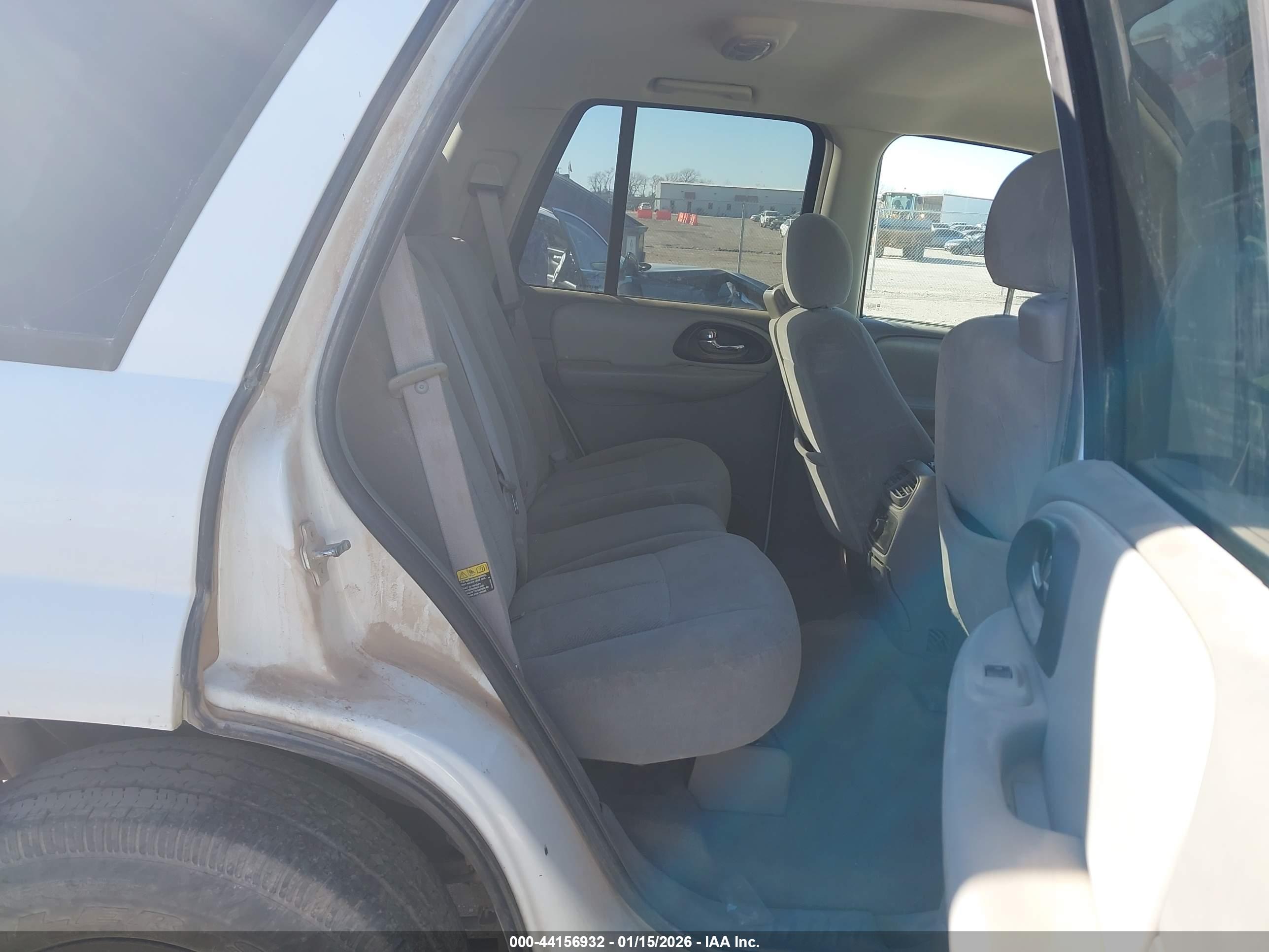 CHEVROLET TRAILBLAZER image 8