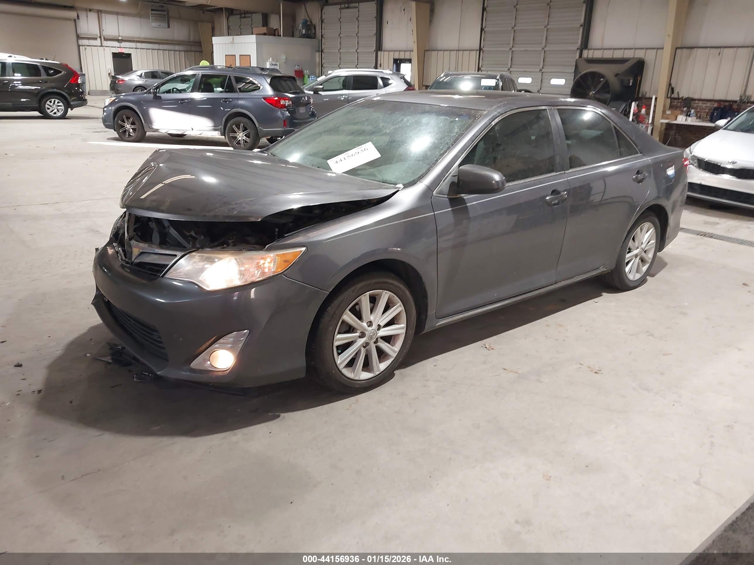 TOYOTA CAMRY image 2