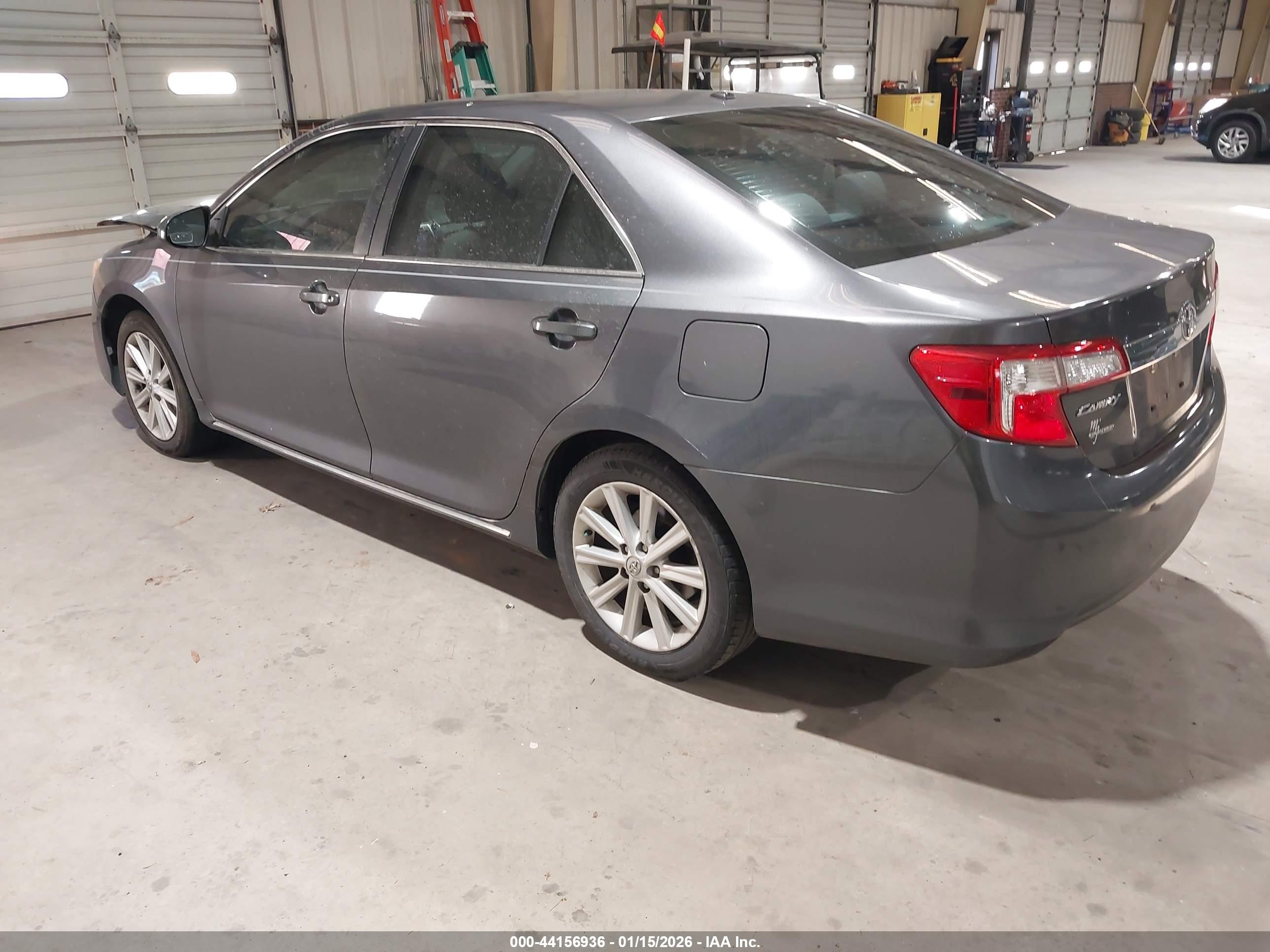 TOYOTA CAMRY image 3
