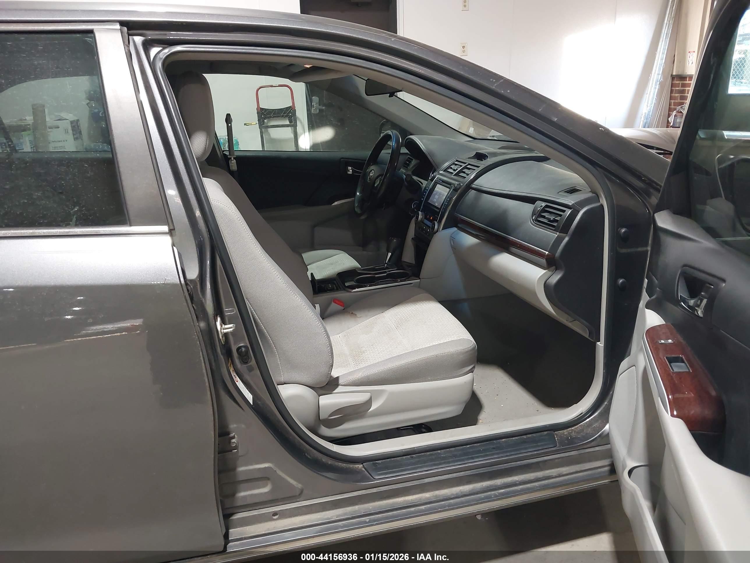 TOYOTA CAMRY image 5