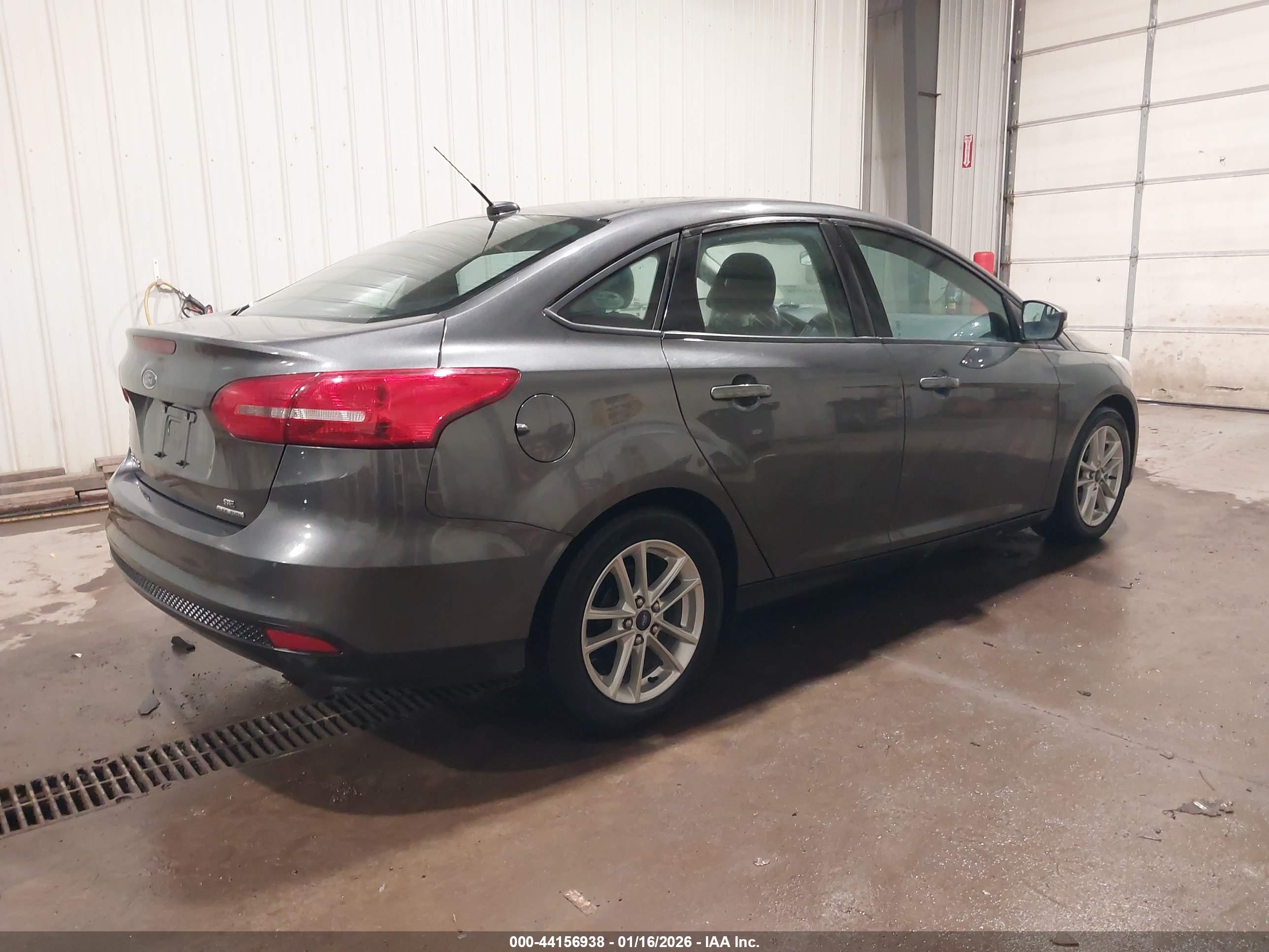 FORD FOCUS image 4
