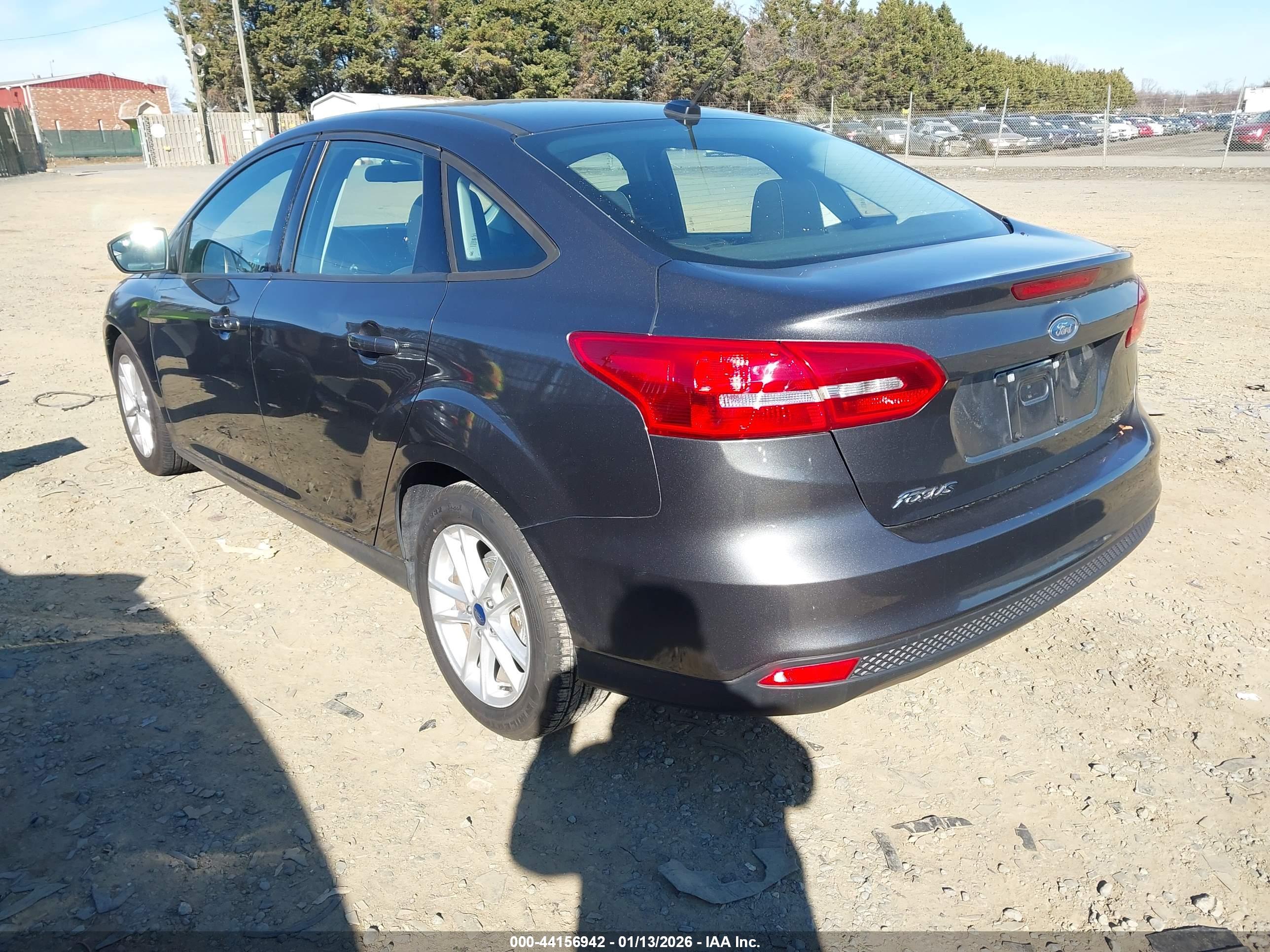 FORD FOCUS image 3