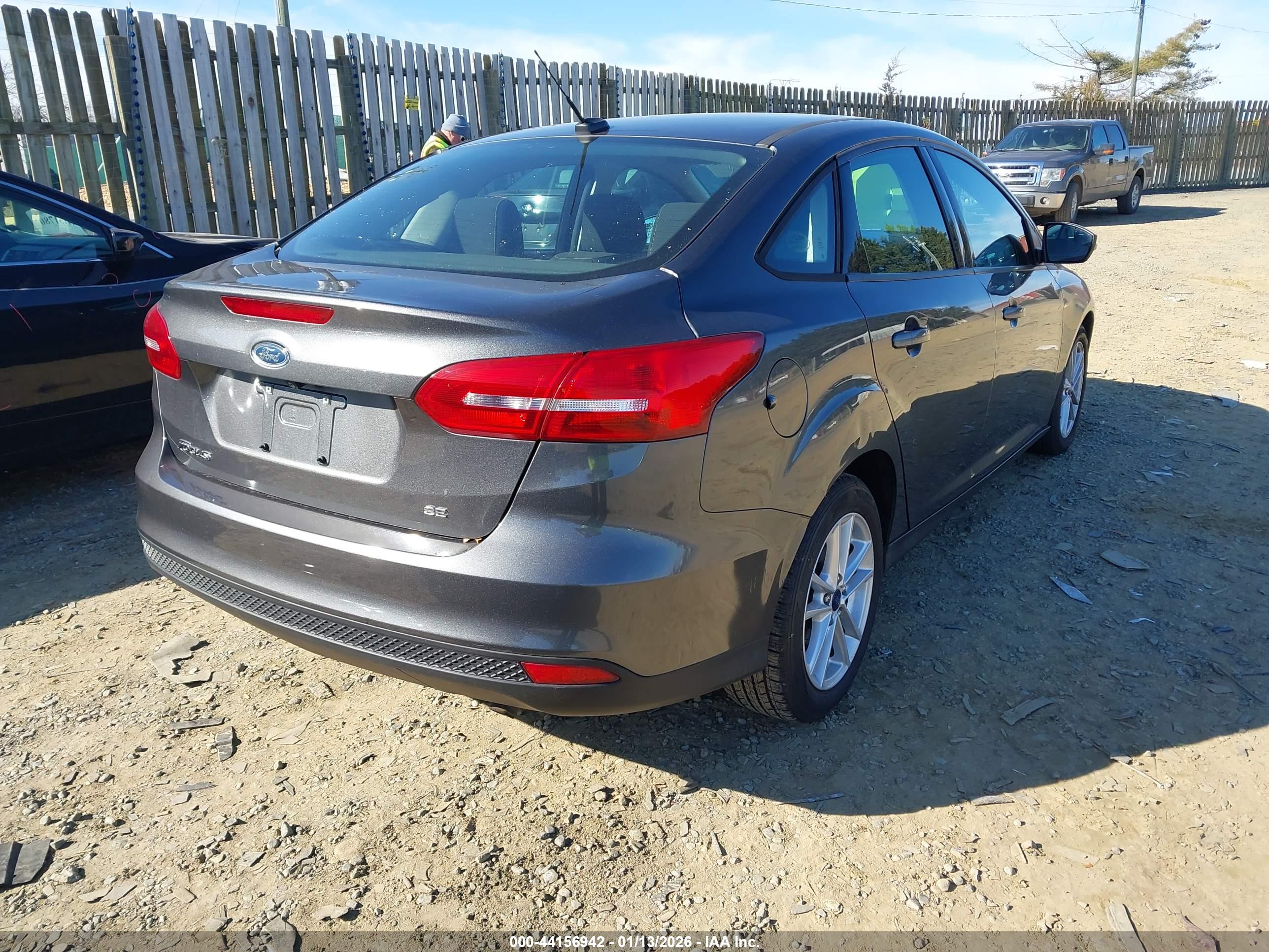 FORD FOCUS image 4