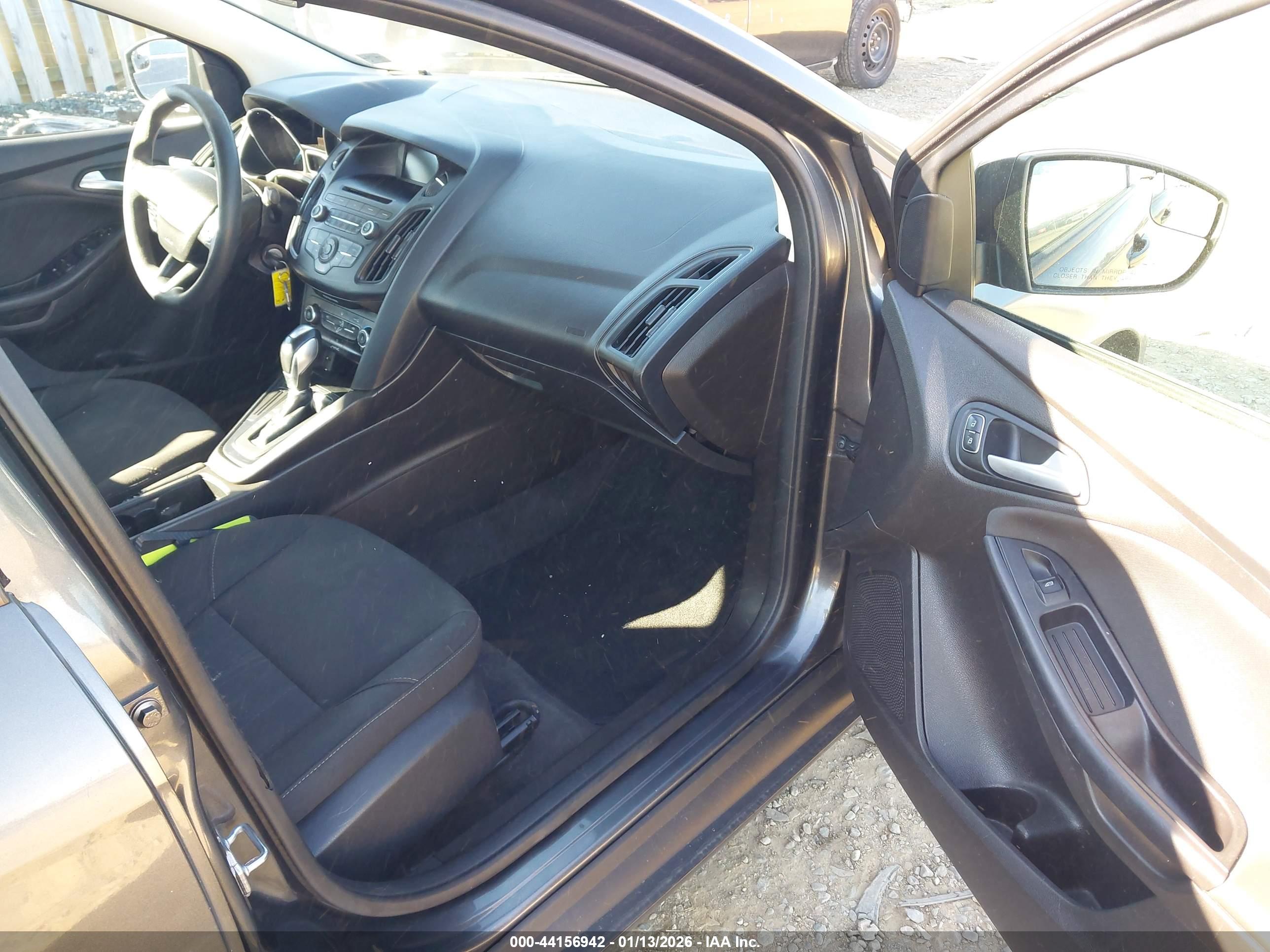 FORD FOCUS image 5