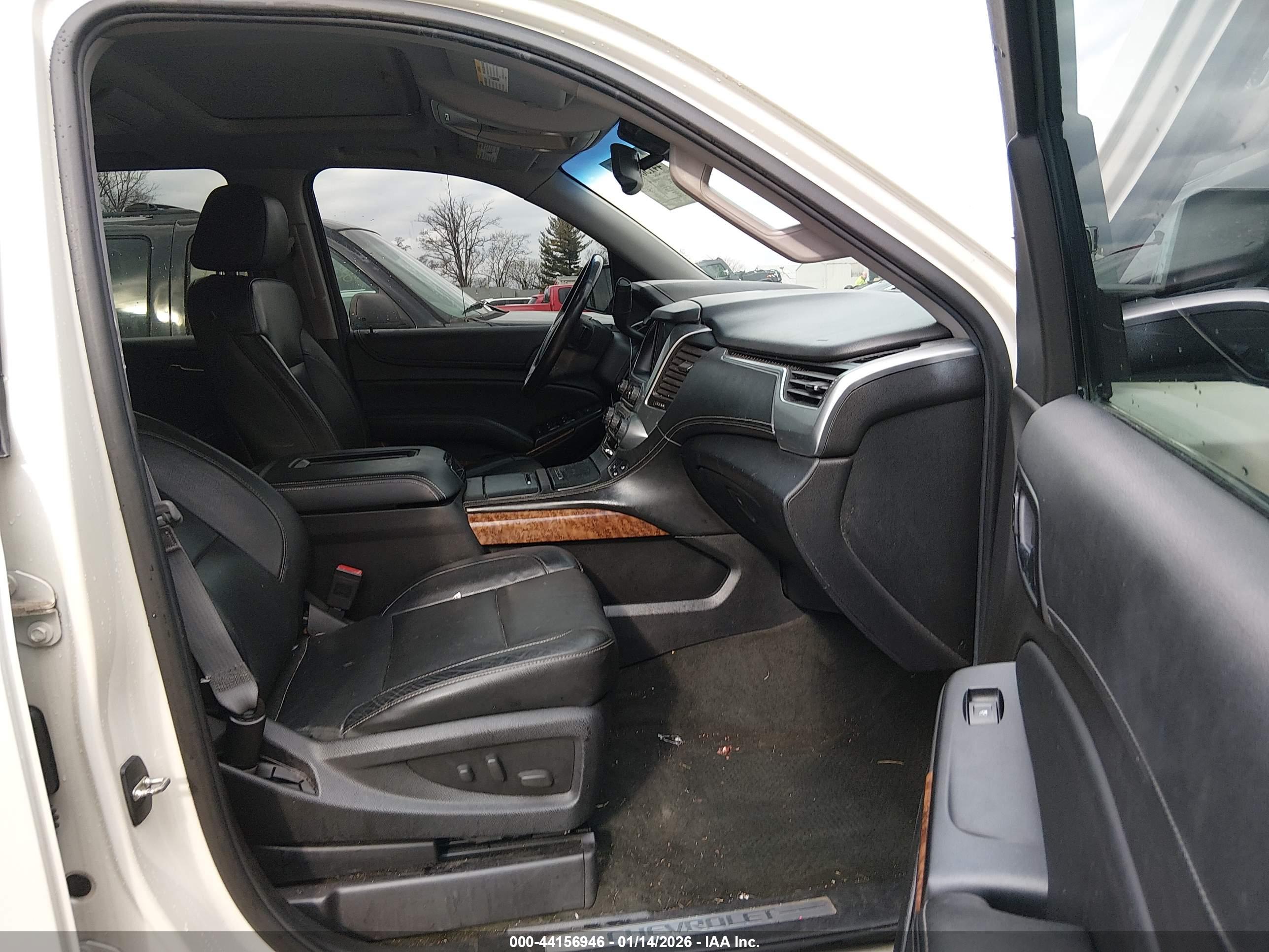 CHEVROLET SUBURBAN image 5