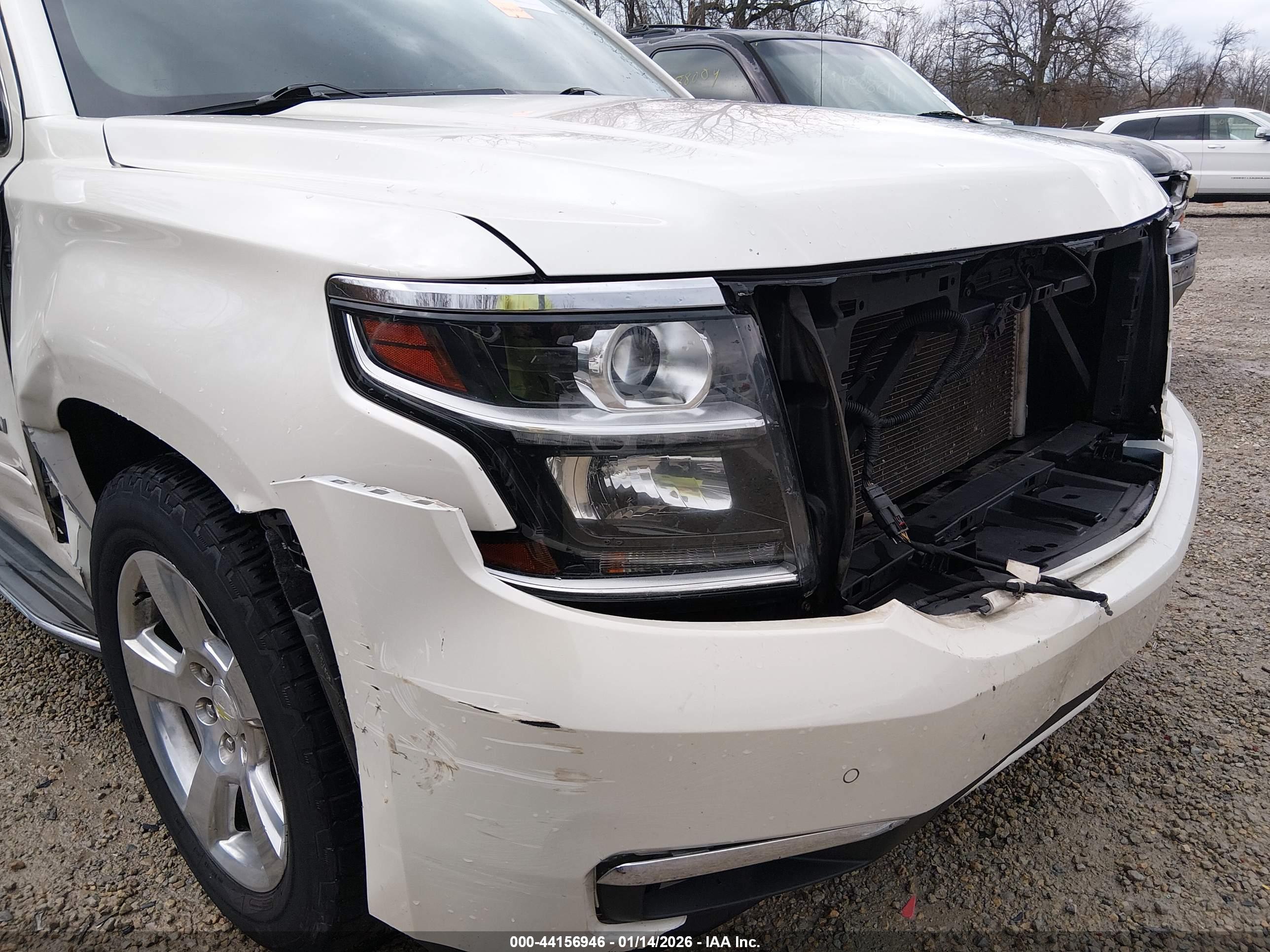 CHEVROLET SUBURBAN image 6