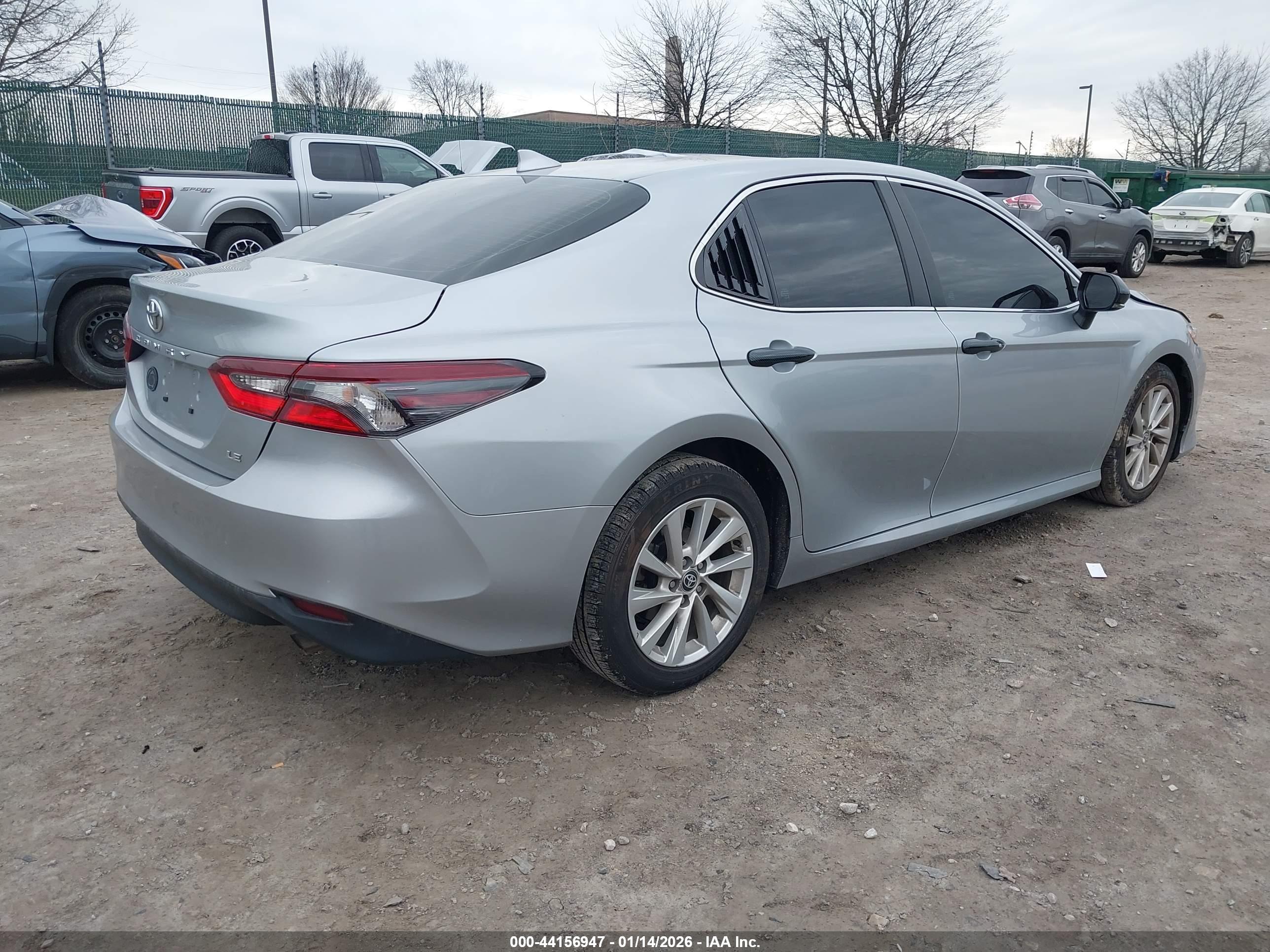 TOYOTA CAMRY image 4