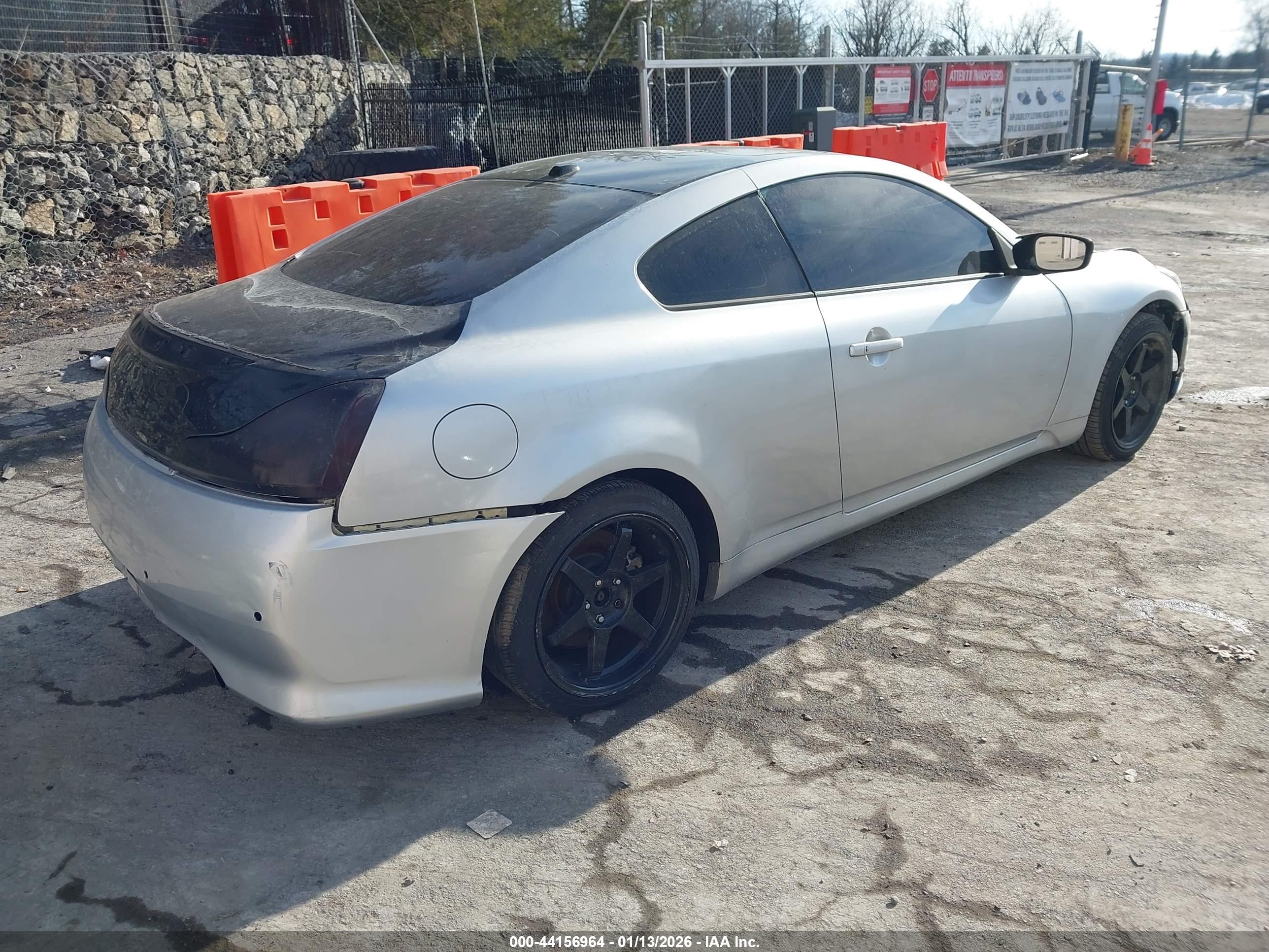 INFINITI G37 image 4