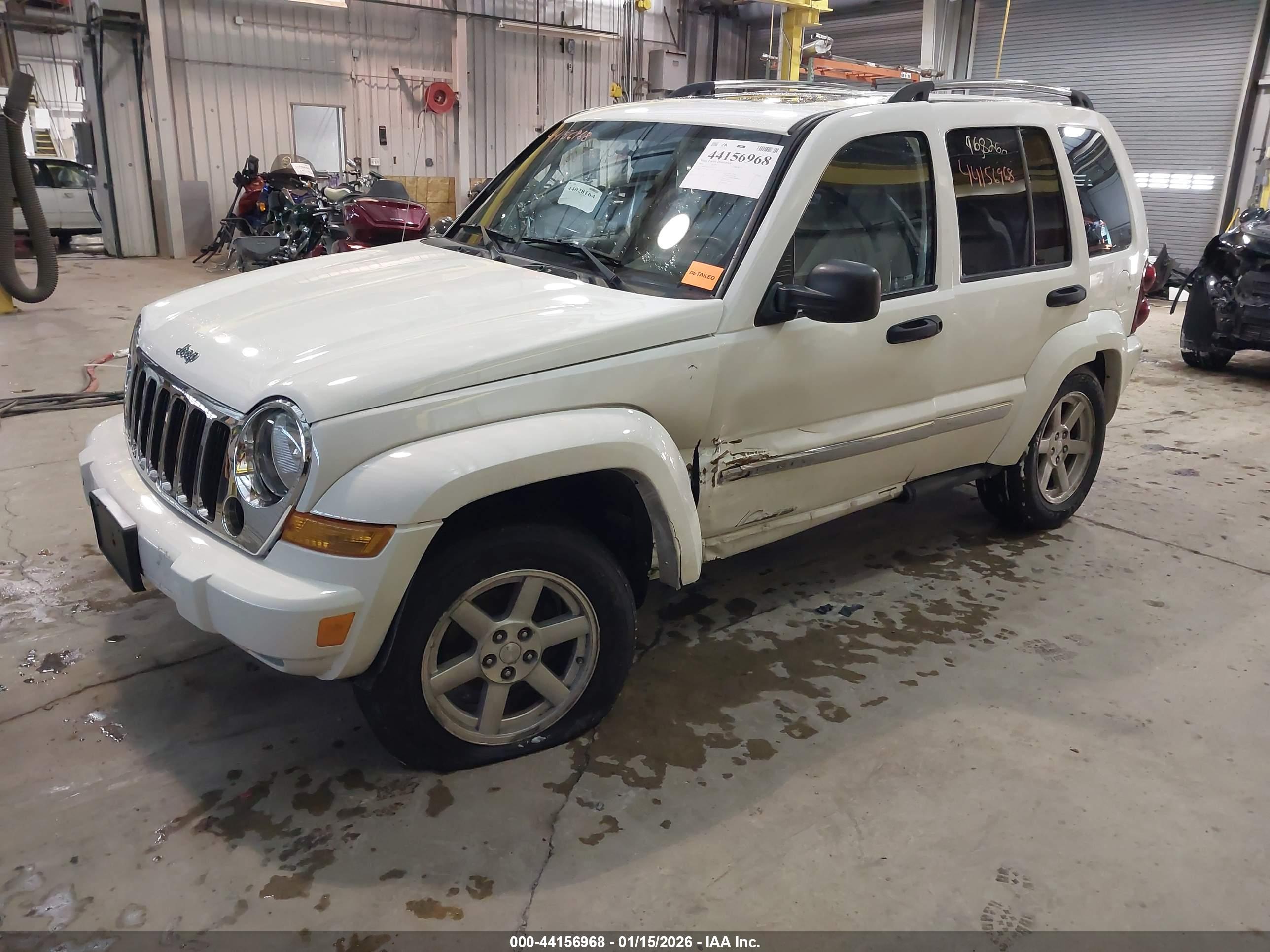 JEEP LIBERTY image 2