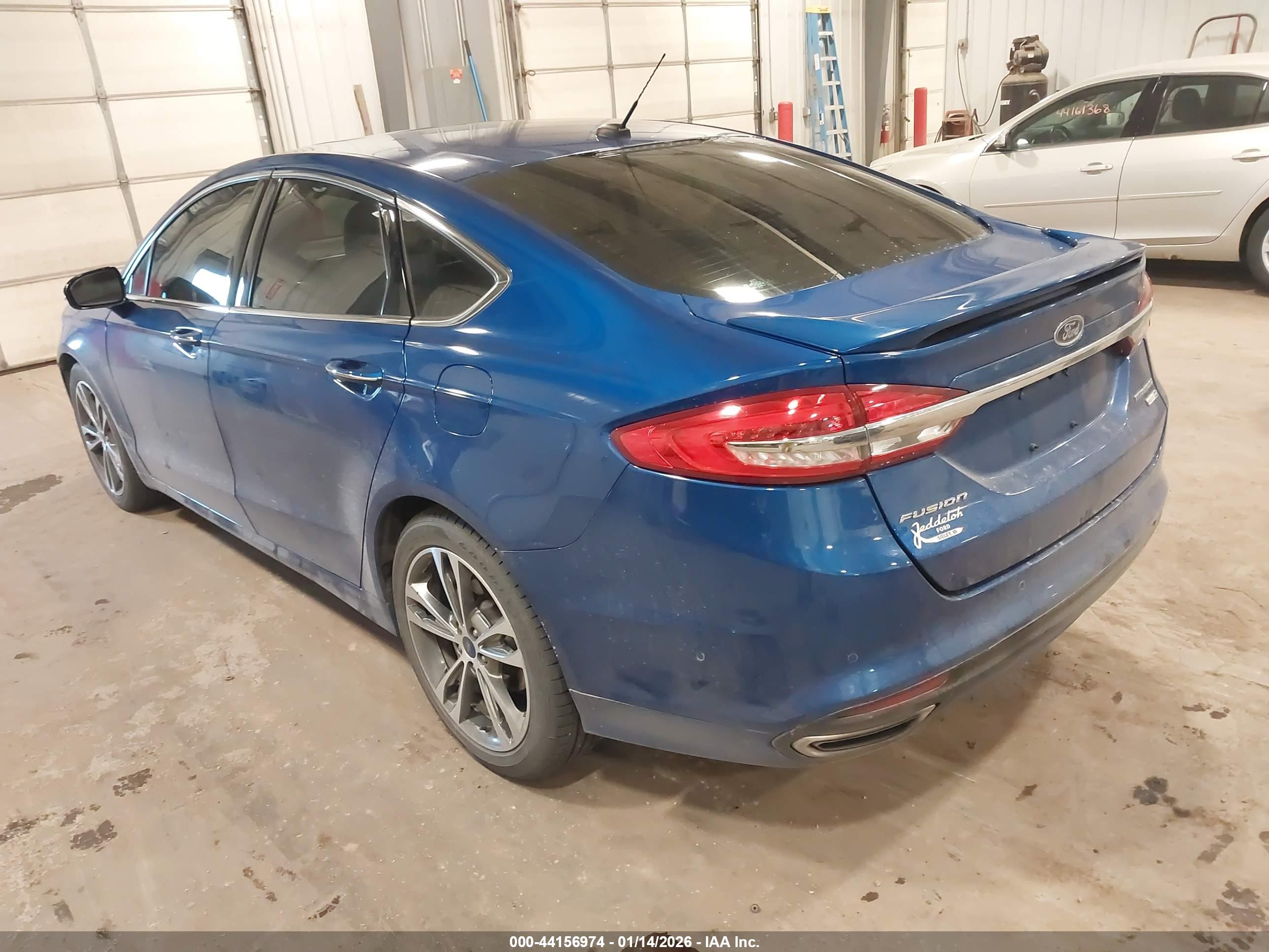 FORD FUSION image 3