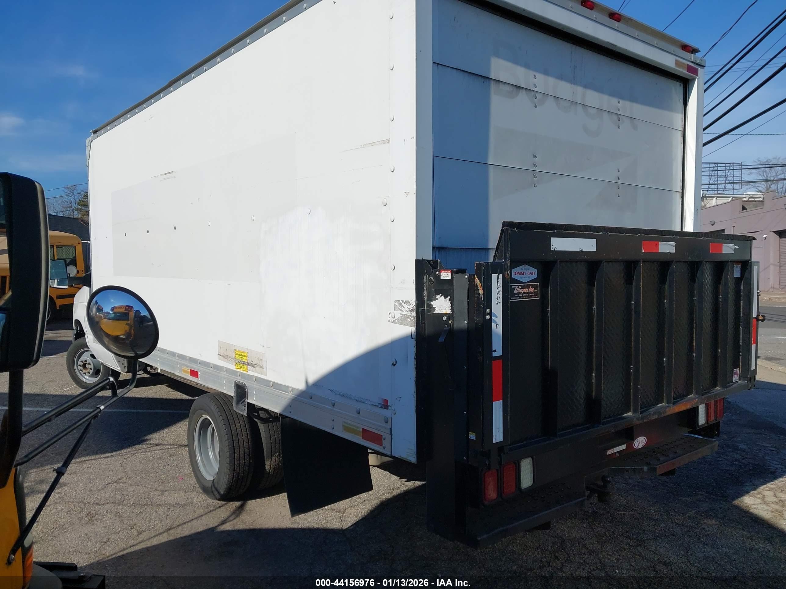 FORD E-350 image 3