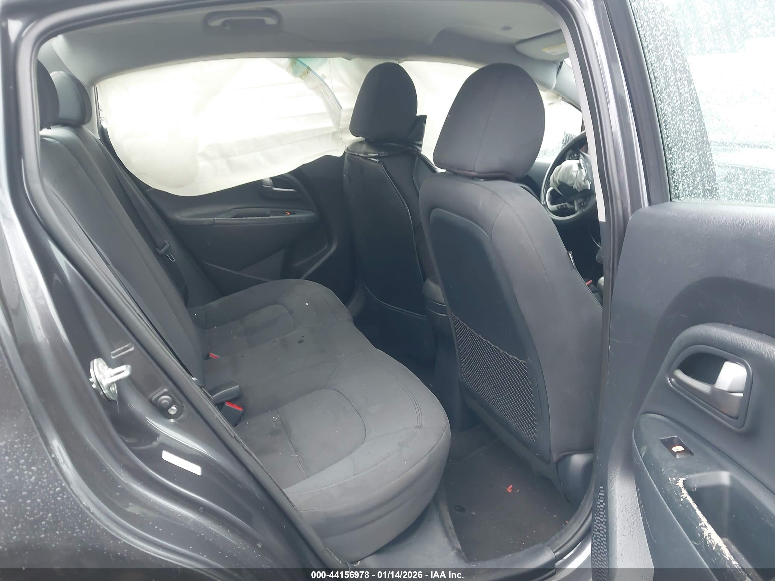 KIA RIO image 8