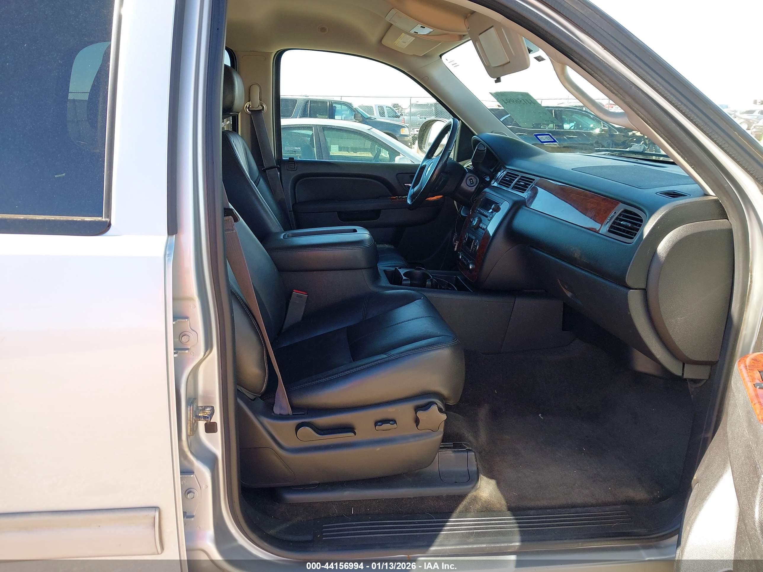 CHEVROLET TAHOE image 5