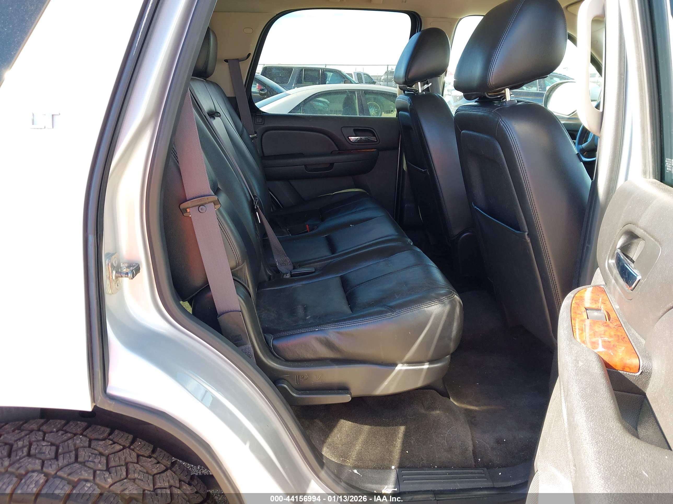 CHEVROLET TAHOE image 8