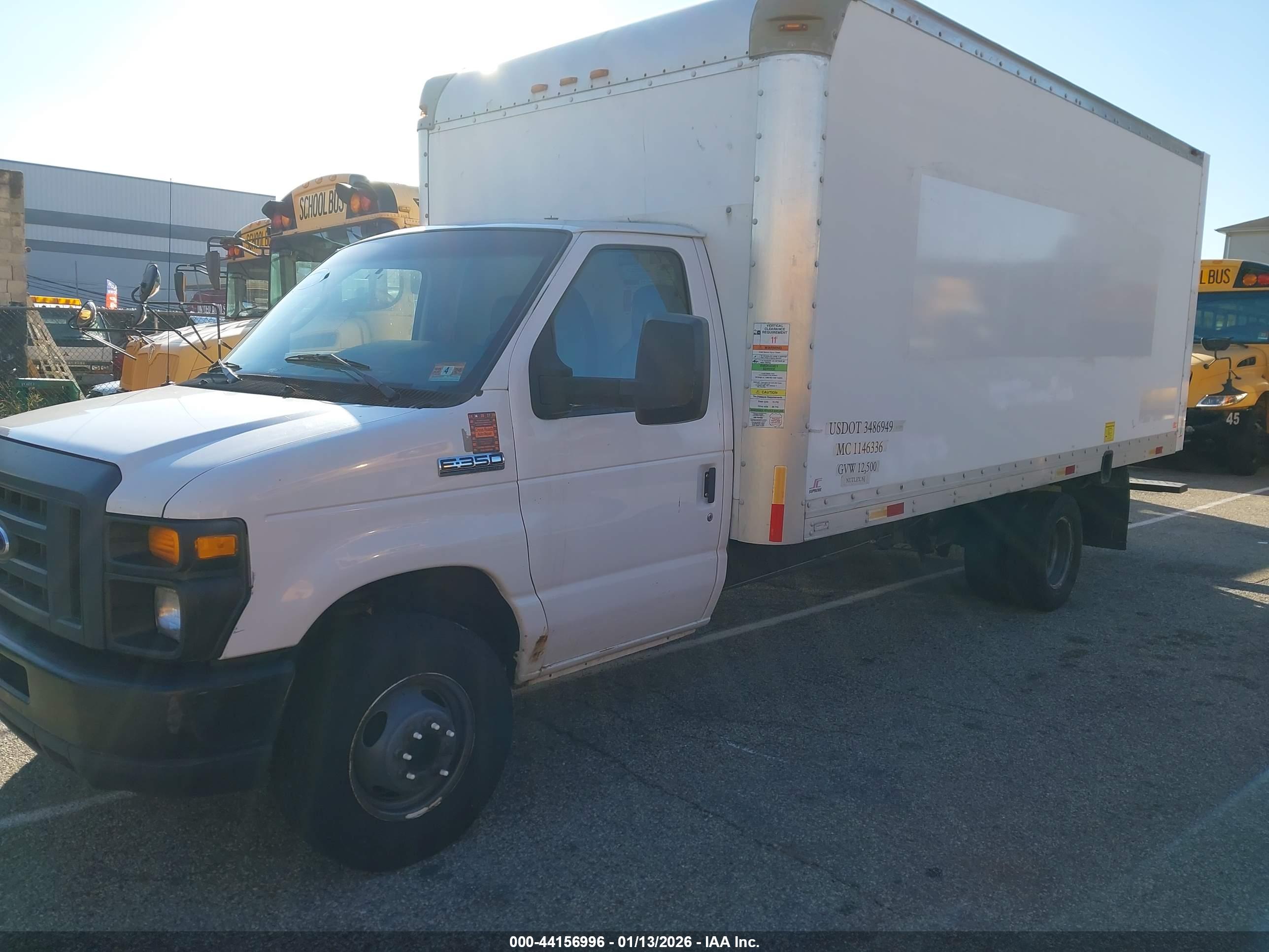 FORD E-350 image 2
