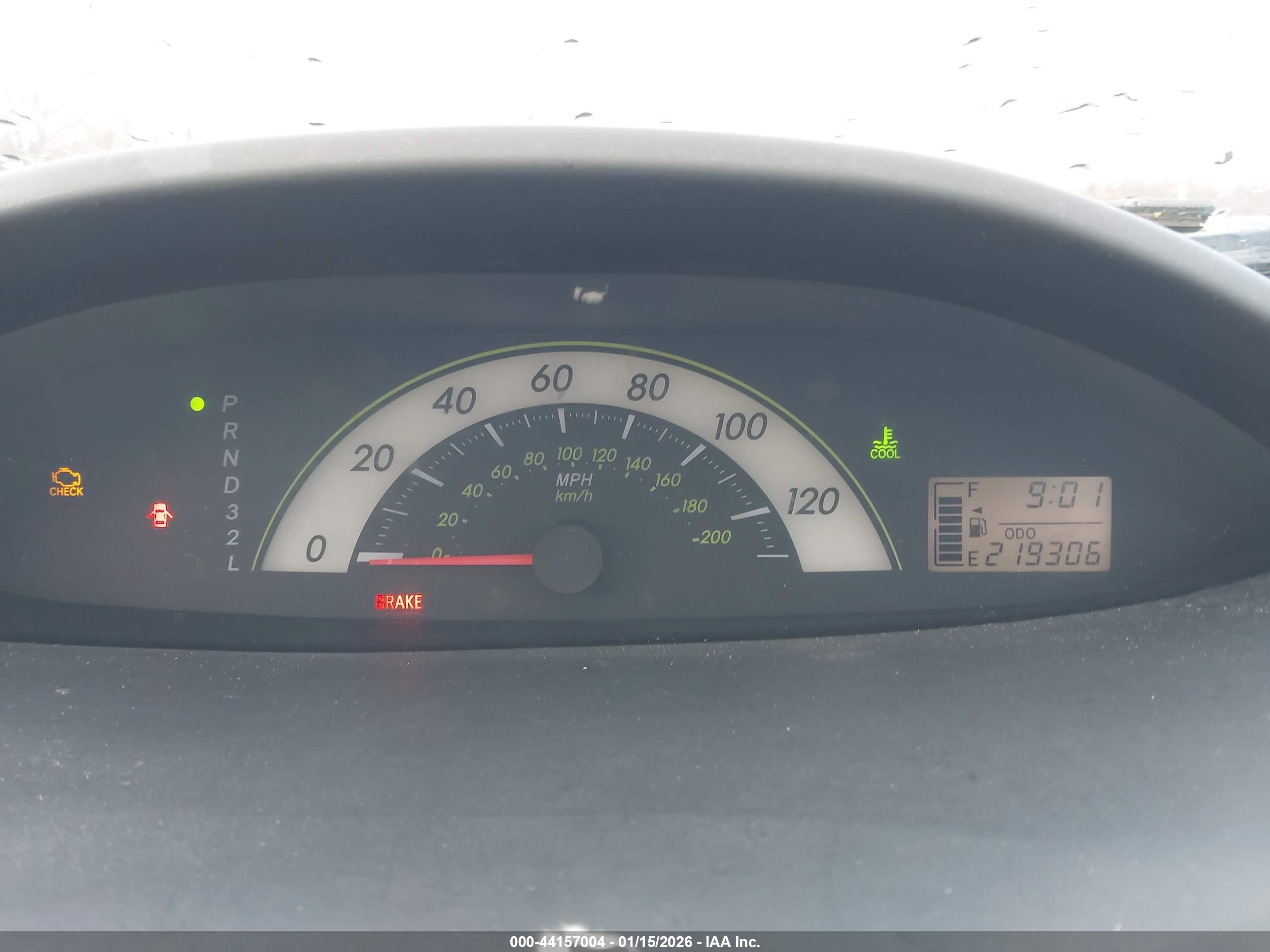 TOYOTA YARIS image 7