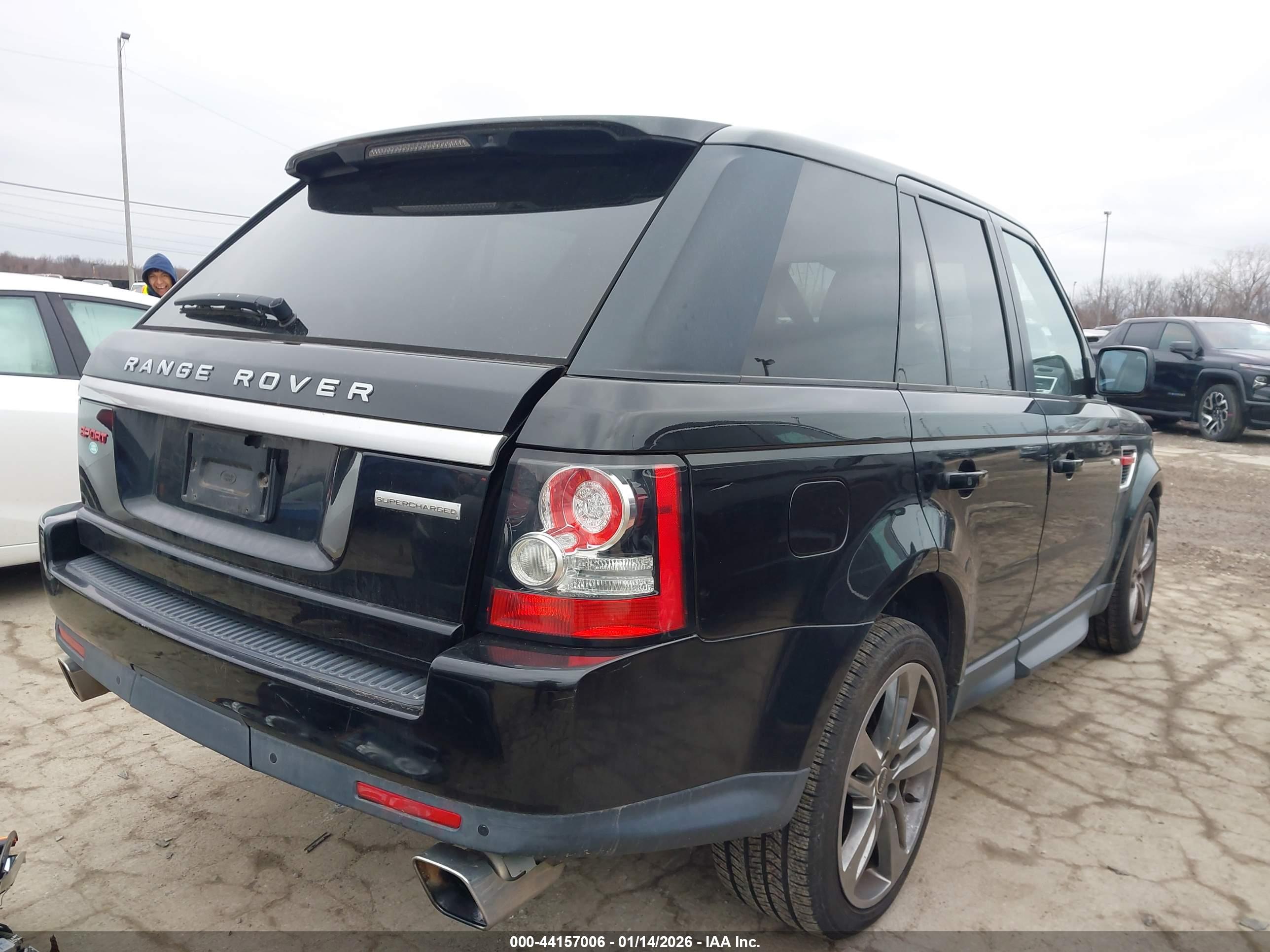 LAND ROVER image 4