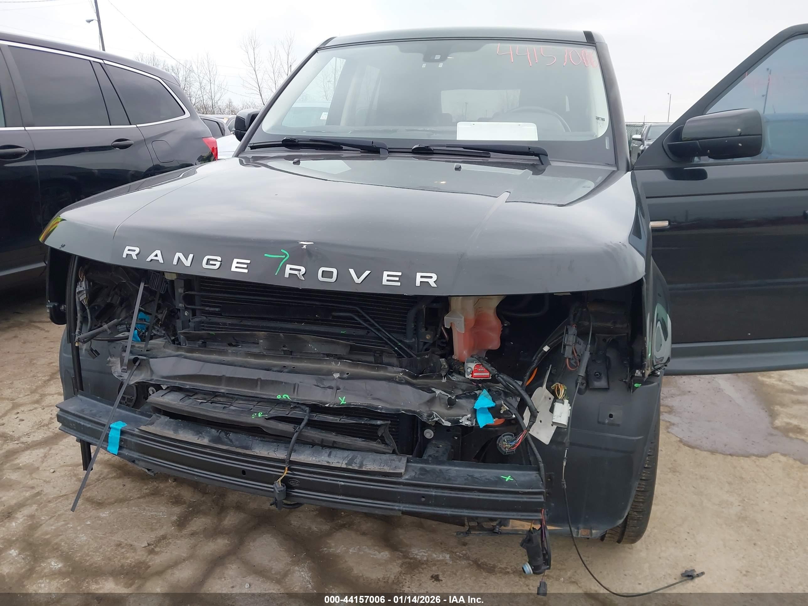 LAND ROVER image 6