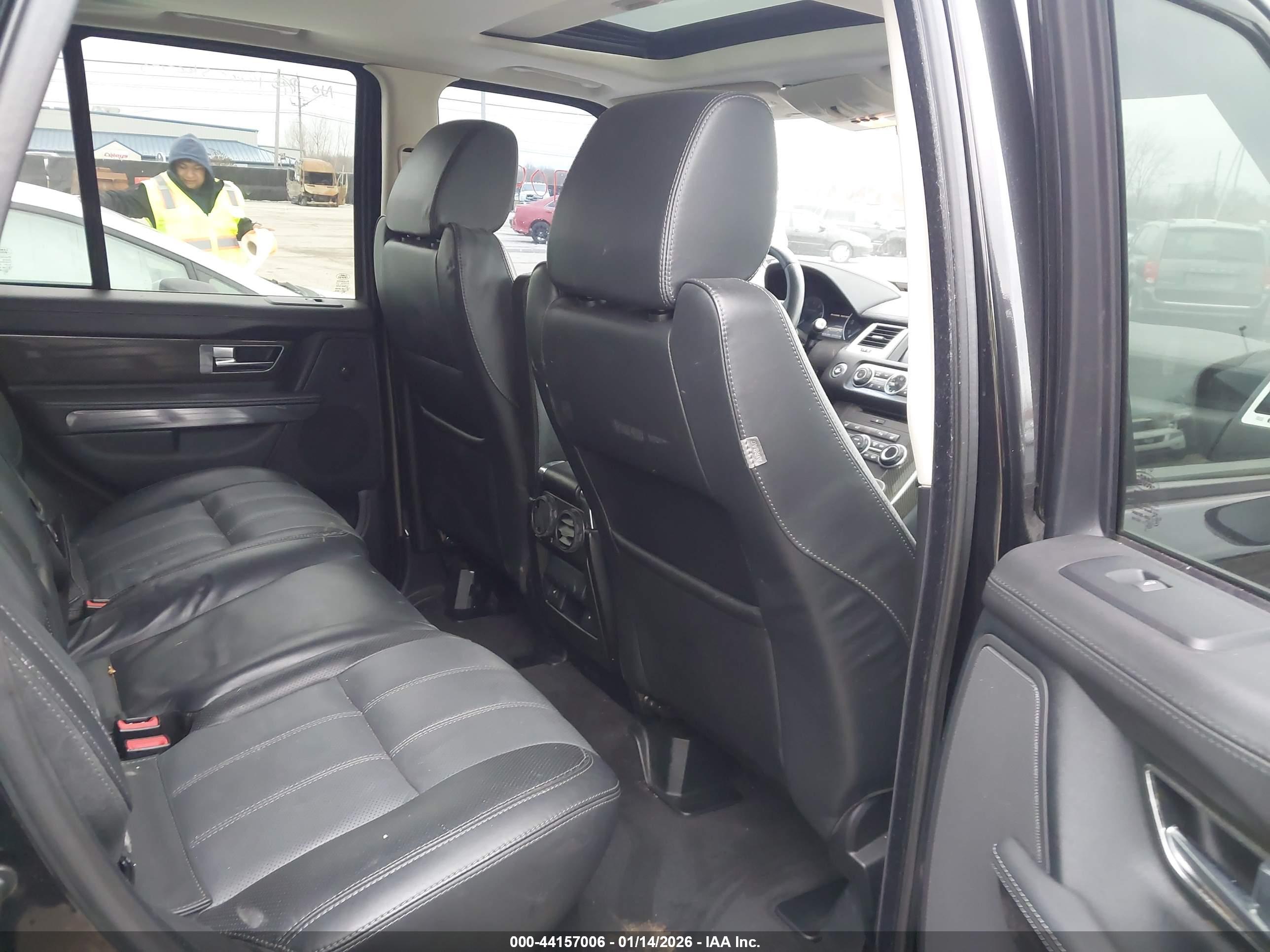 LAND ROVER image 8