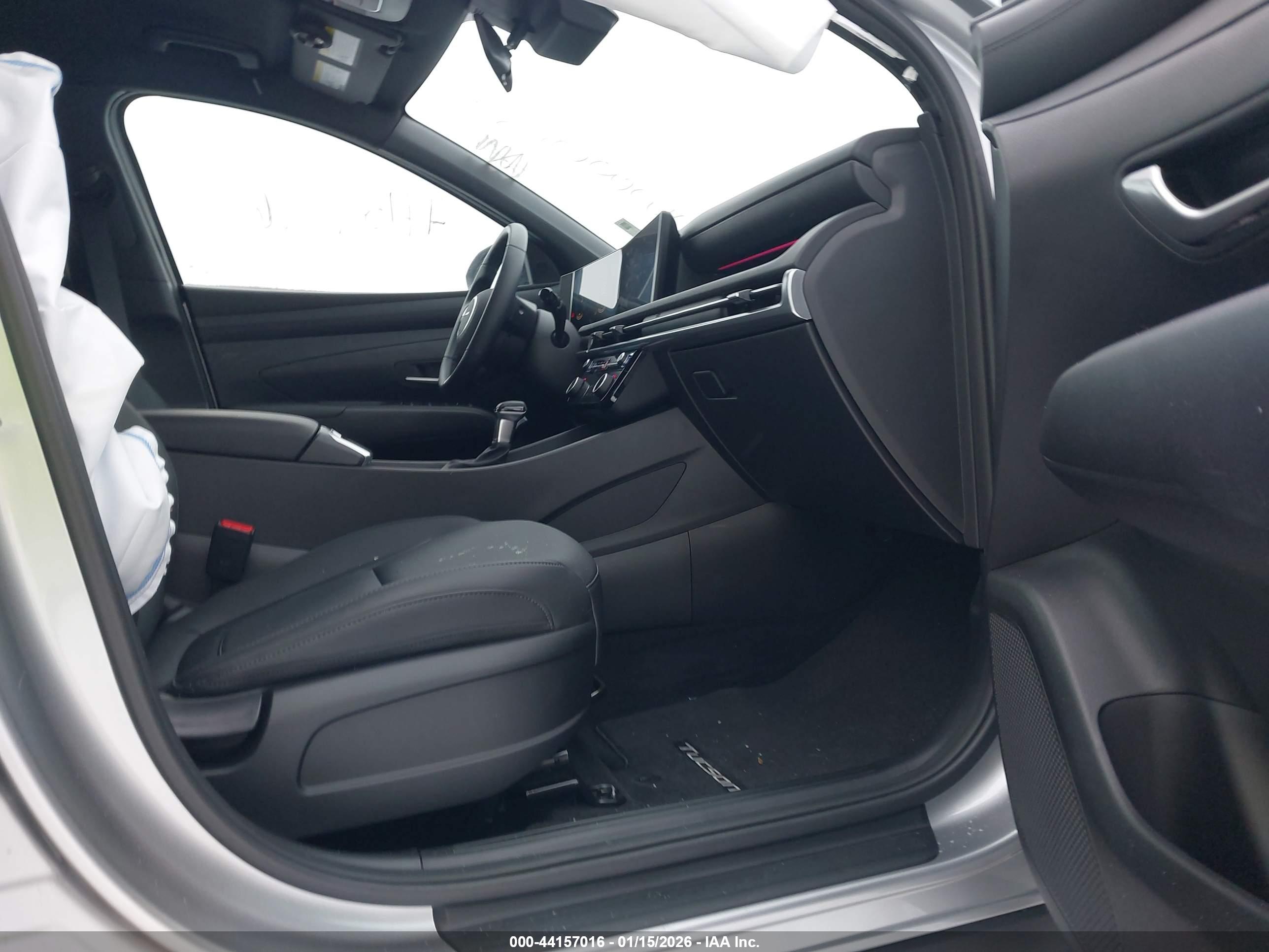 HYUNDAI TUCSON image 5