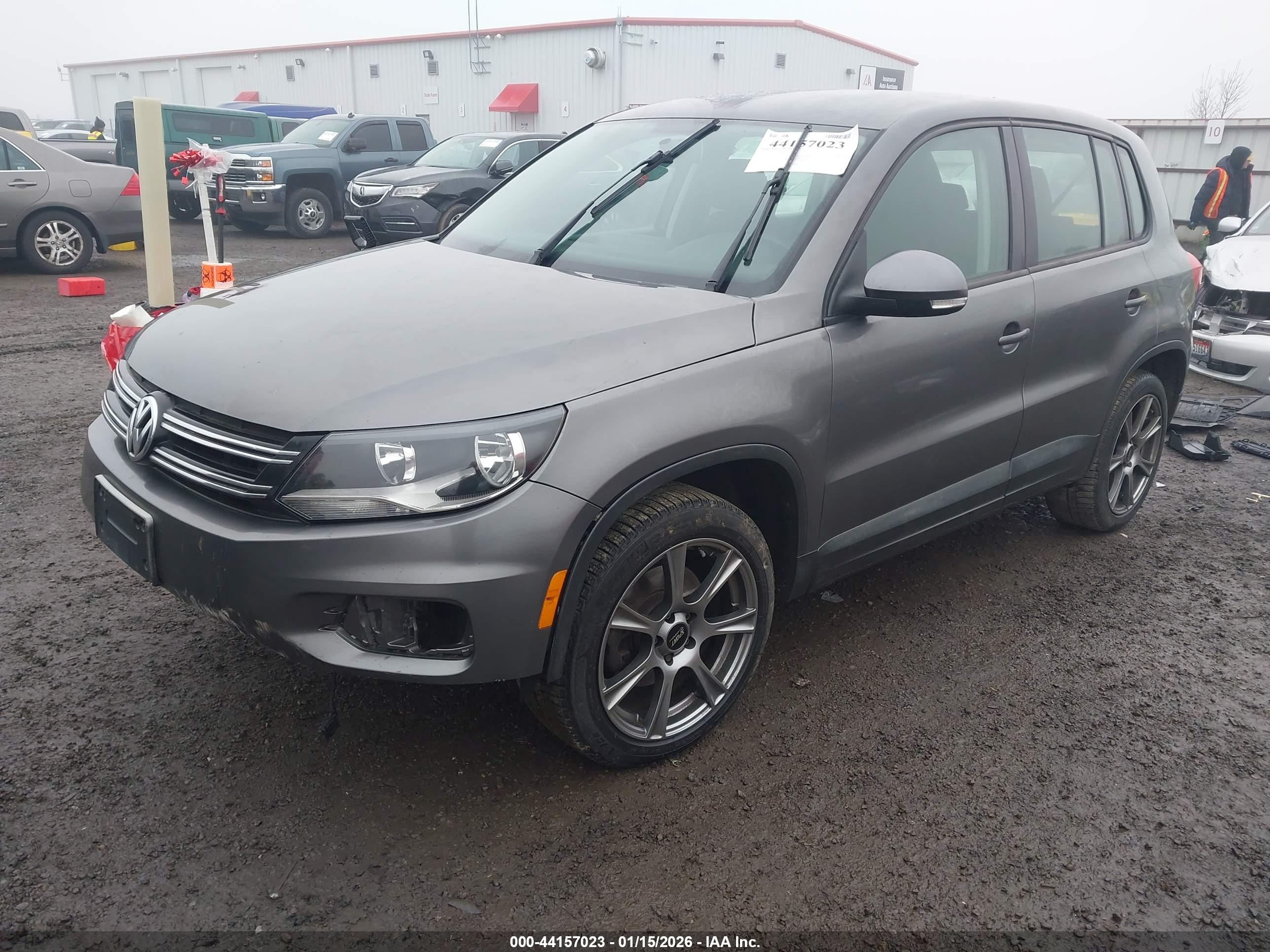VOLKSWAGEN TIGUAN image 2